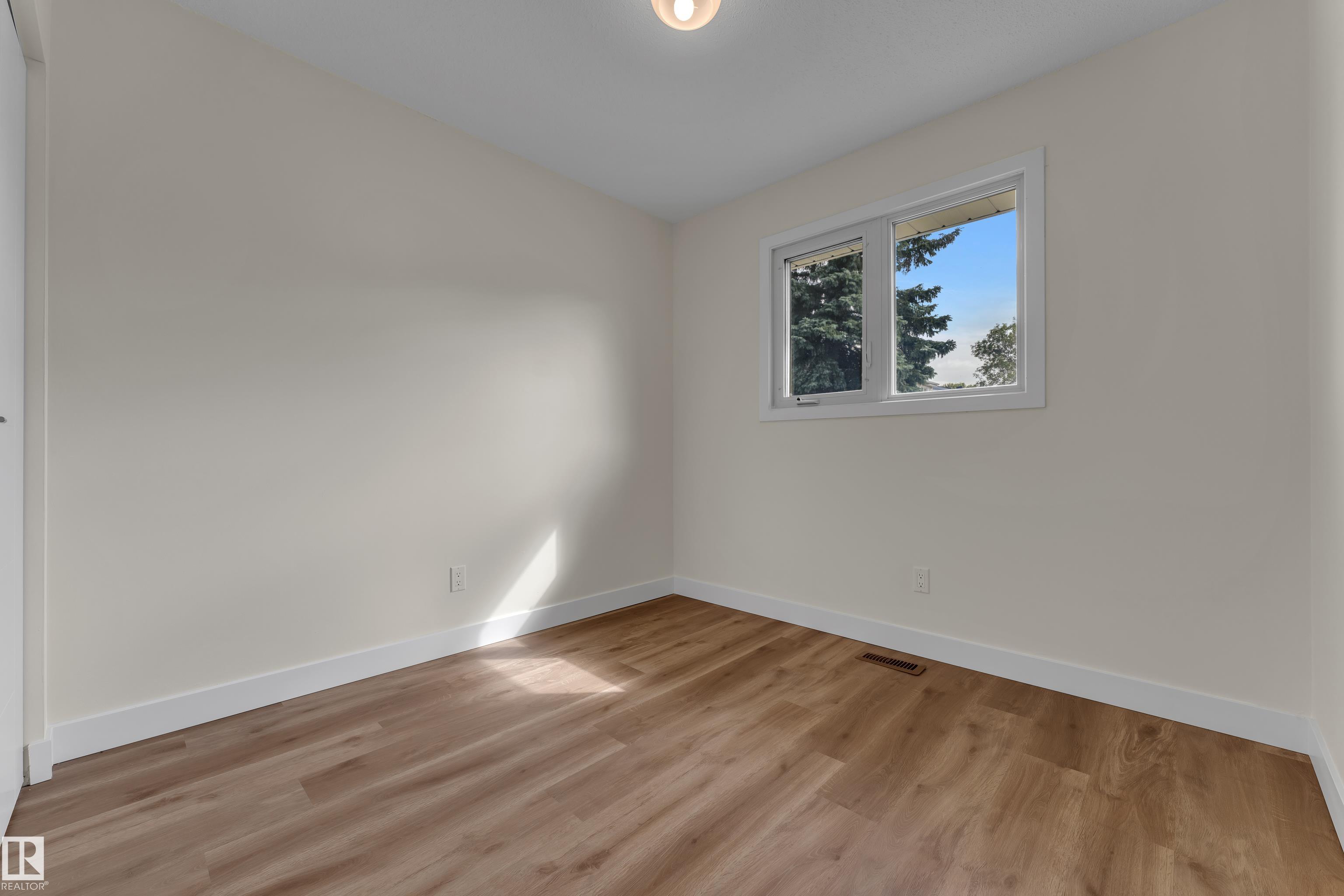 Photo 22 at 11427 141 Avenue NW, Carlisle, Edmonton