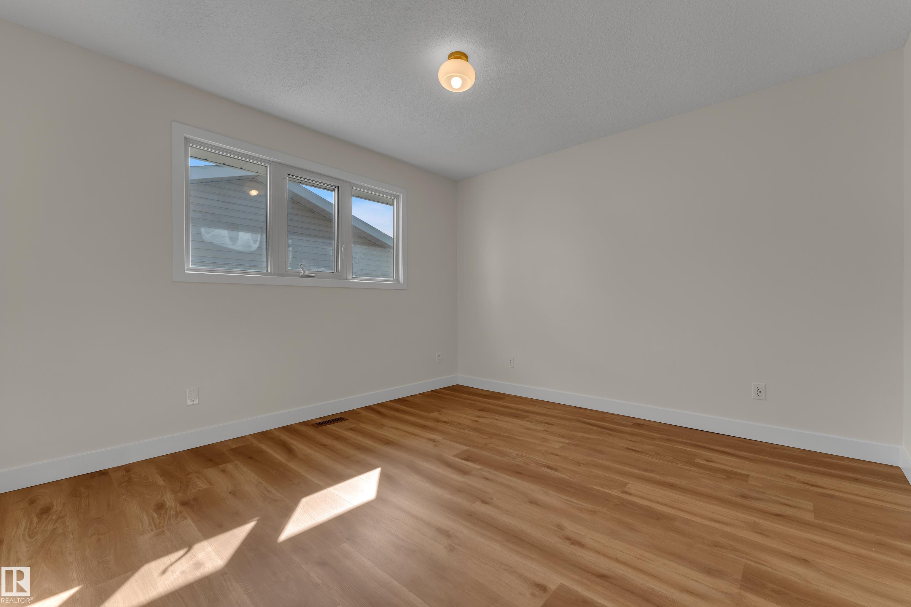 Photo 24 at 11427 141 Avenue NW, Carlisle, Edmonton