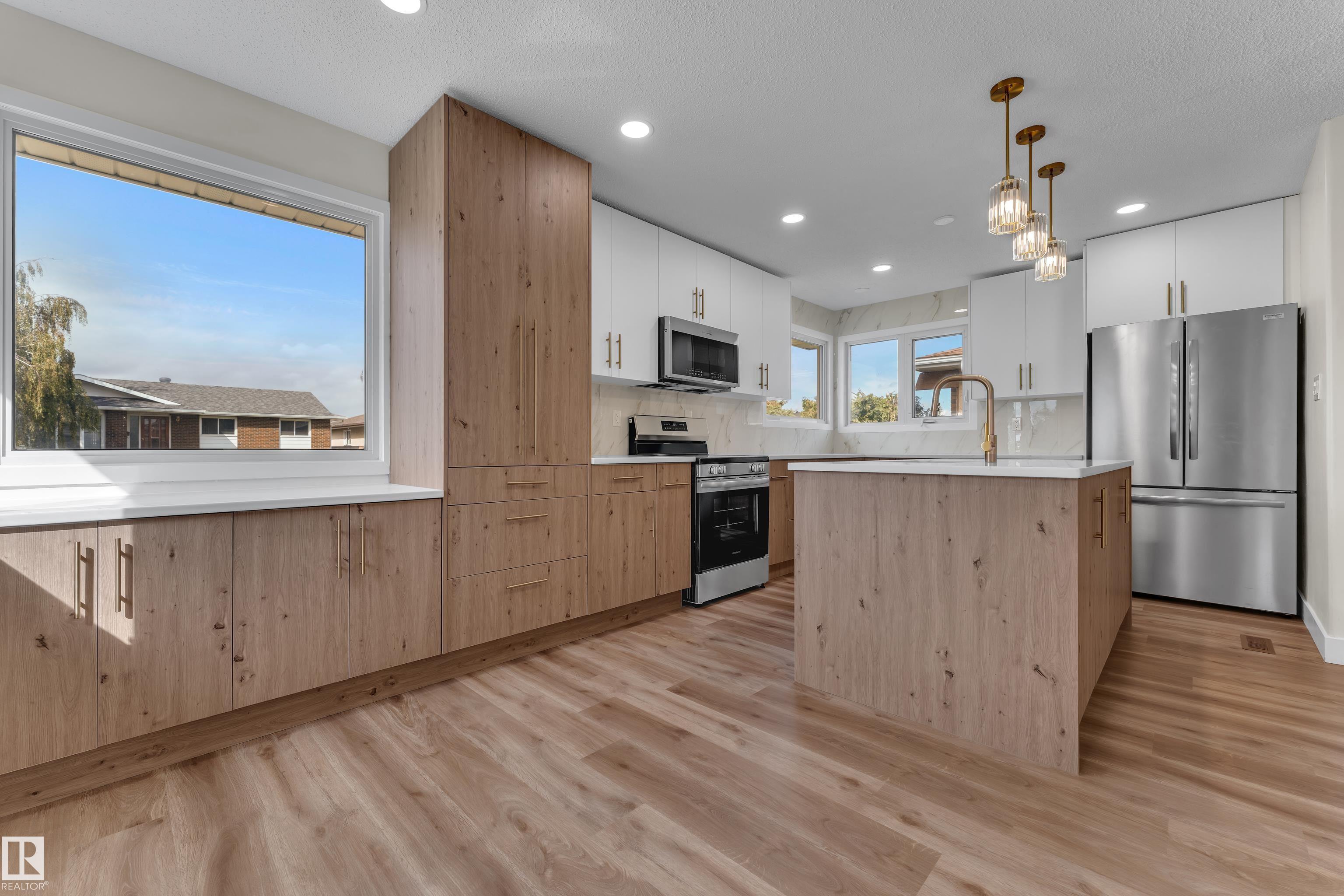 Photo 6 at 11427 141 Avenue NW, Carlisle, Edmonton