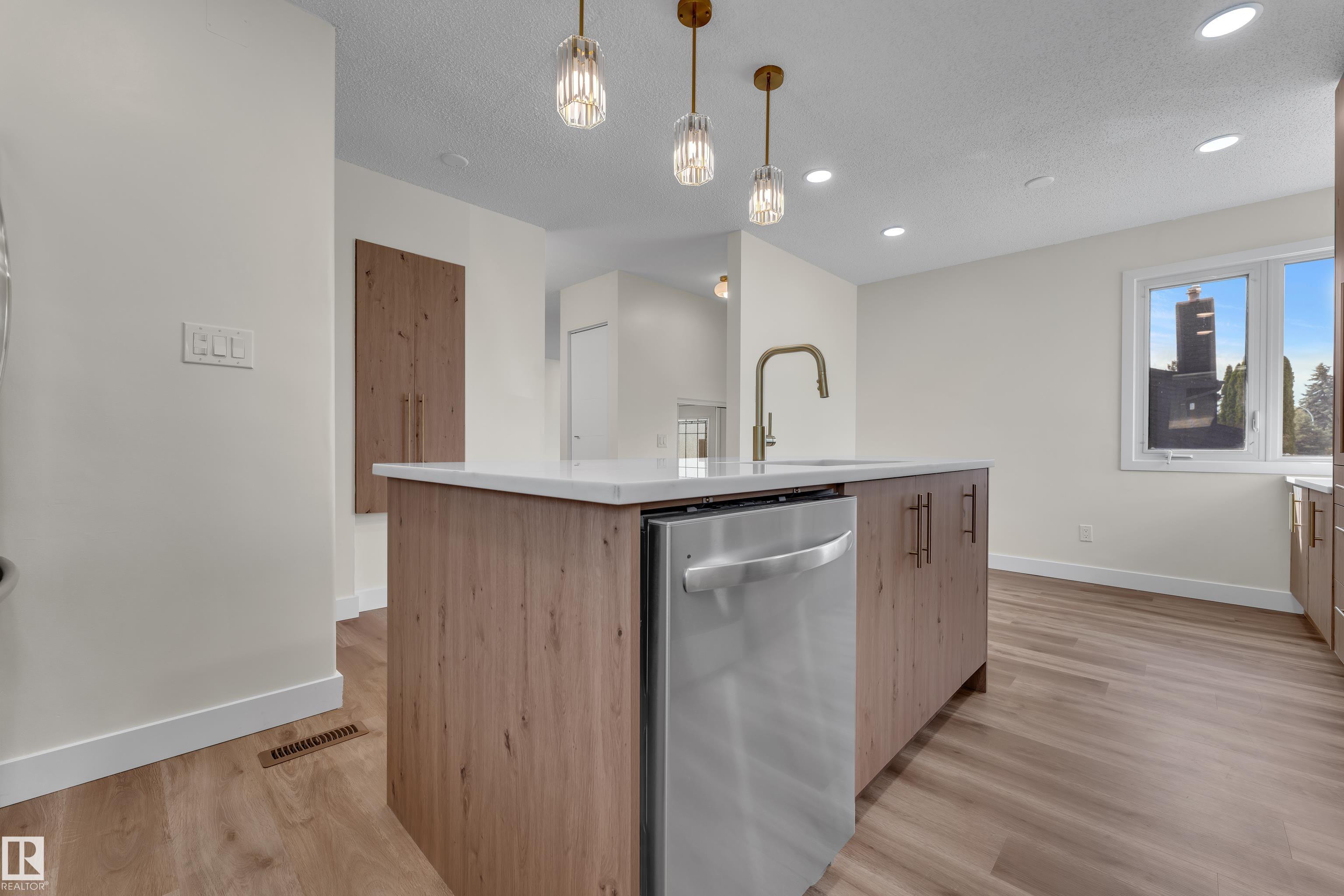 Photo 9 at 11427 141 Avenue NW, Carlisle, Edmonton