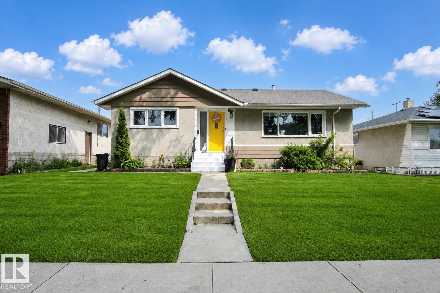 Photo 2 at 12231 55 Street NW, Newton, Edmonton