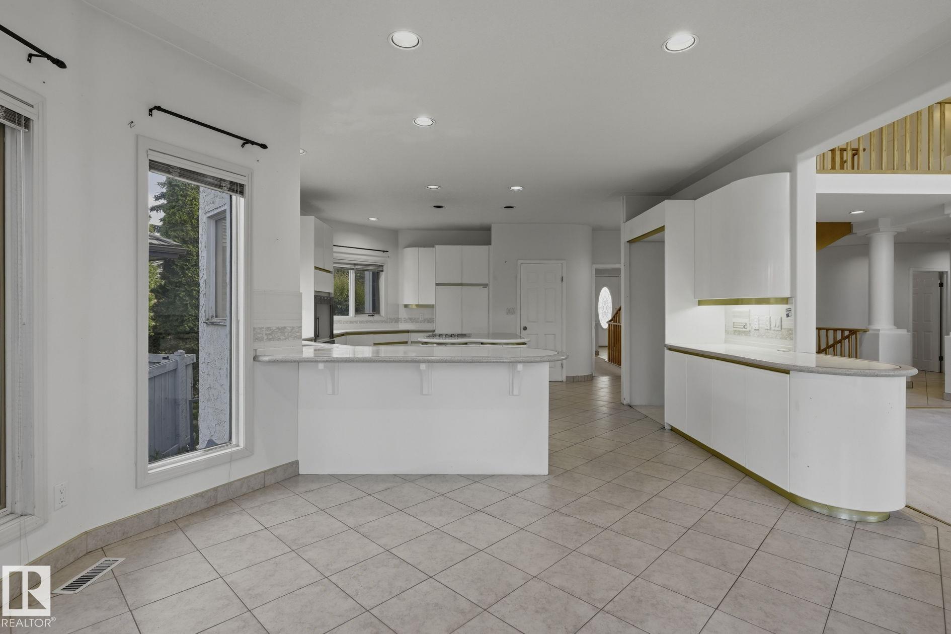 Photo 12 at 154 Osland Drive NW, Ogilvie Ridge, Edmonton