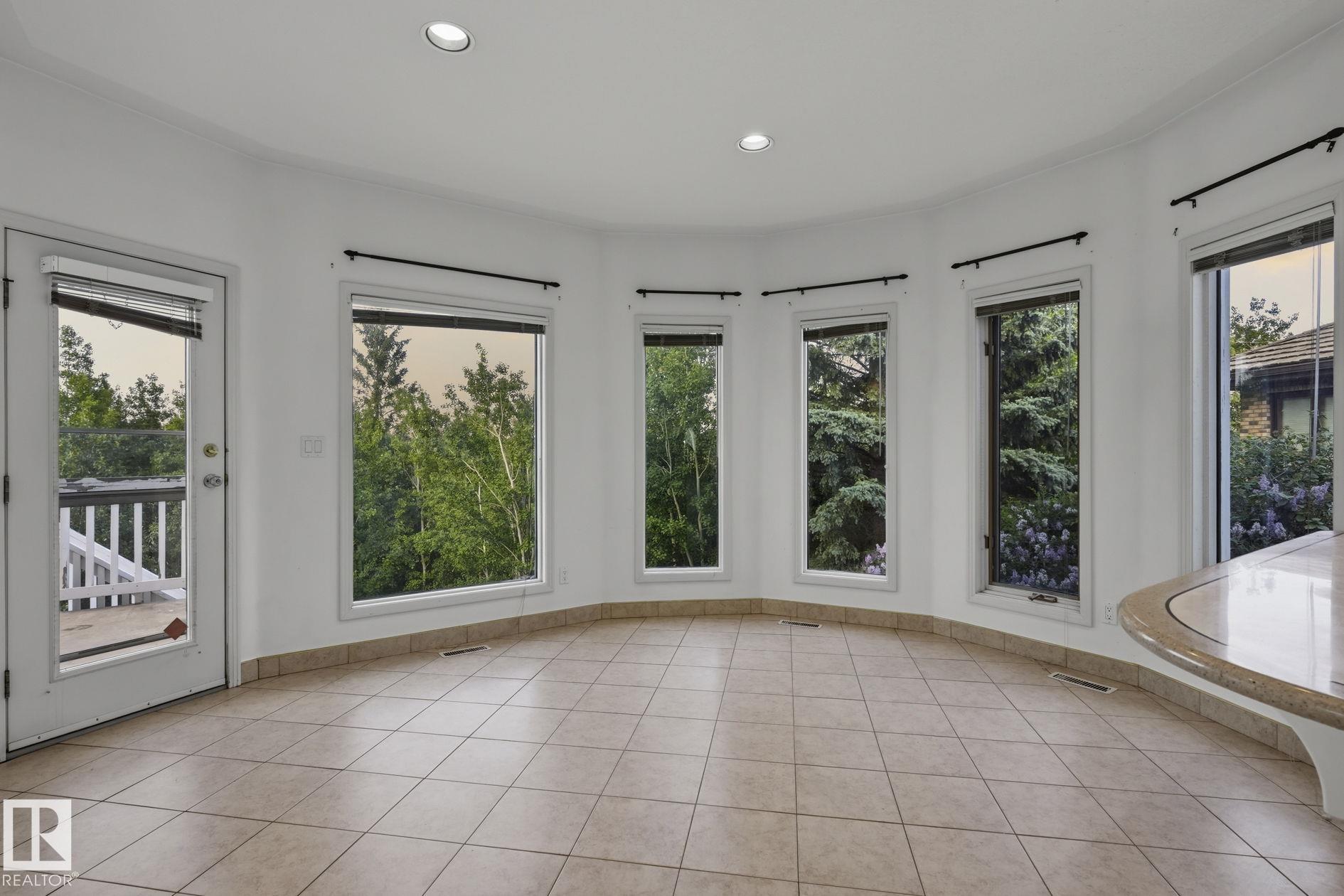 Photo 10 at 154 Osland Drive NW, Ogilvie Ridge, Edmonton