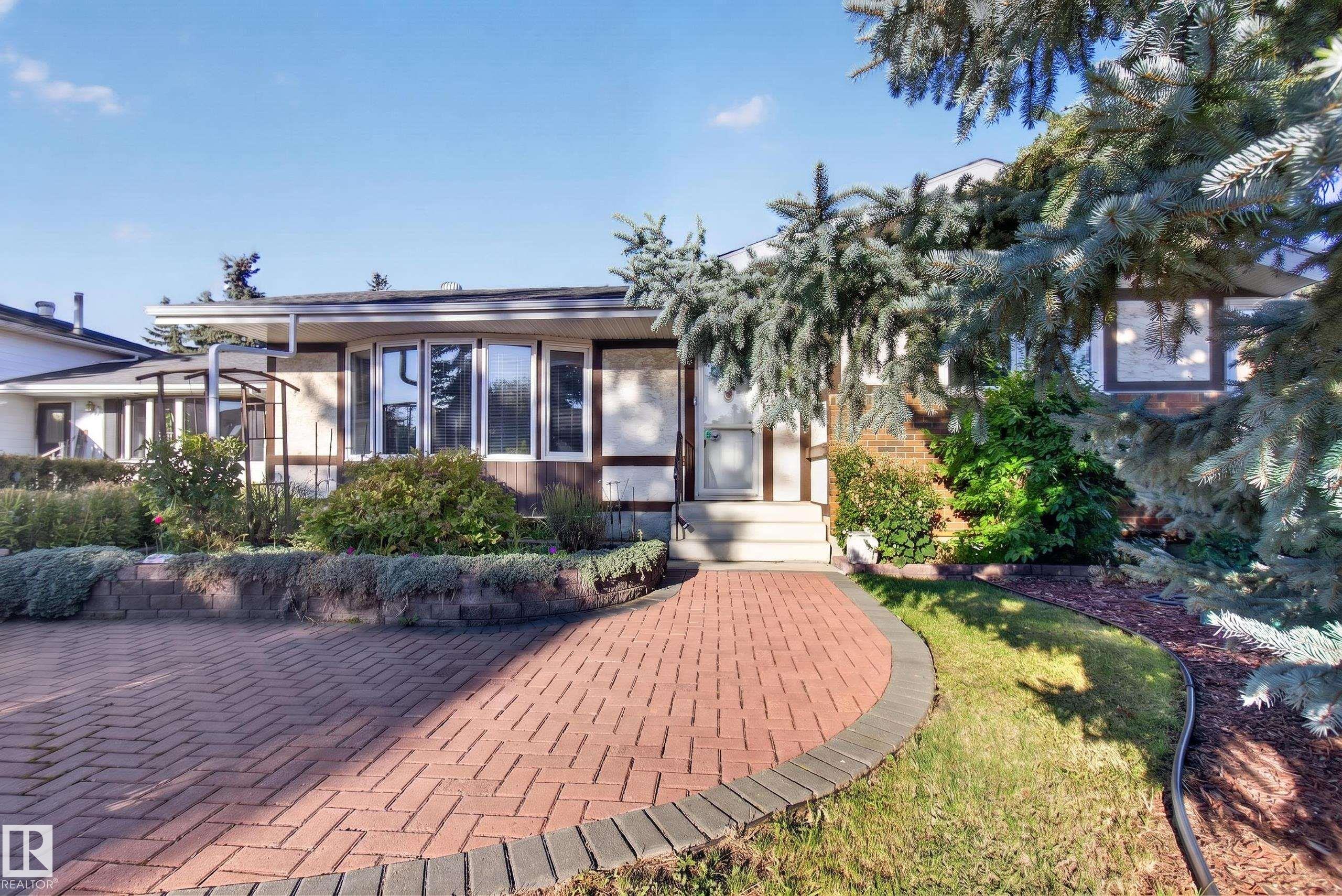 Photo 2 at 3918 103b Street NW, Duggan, Edmonton