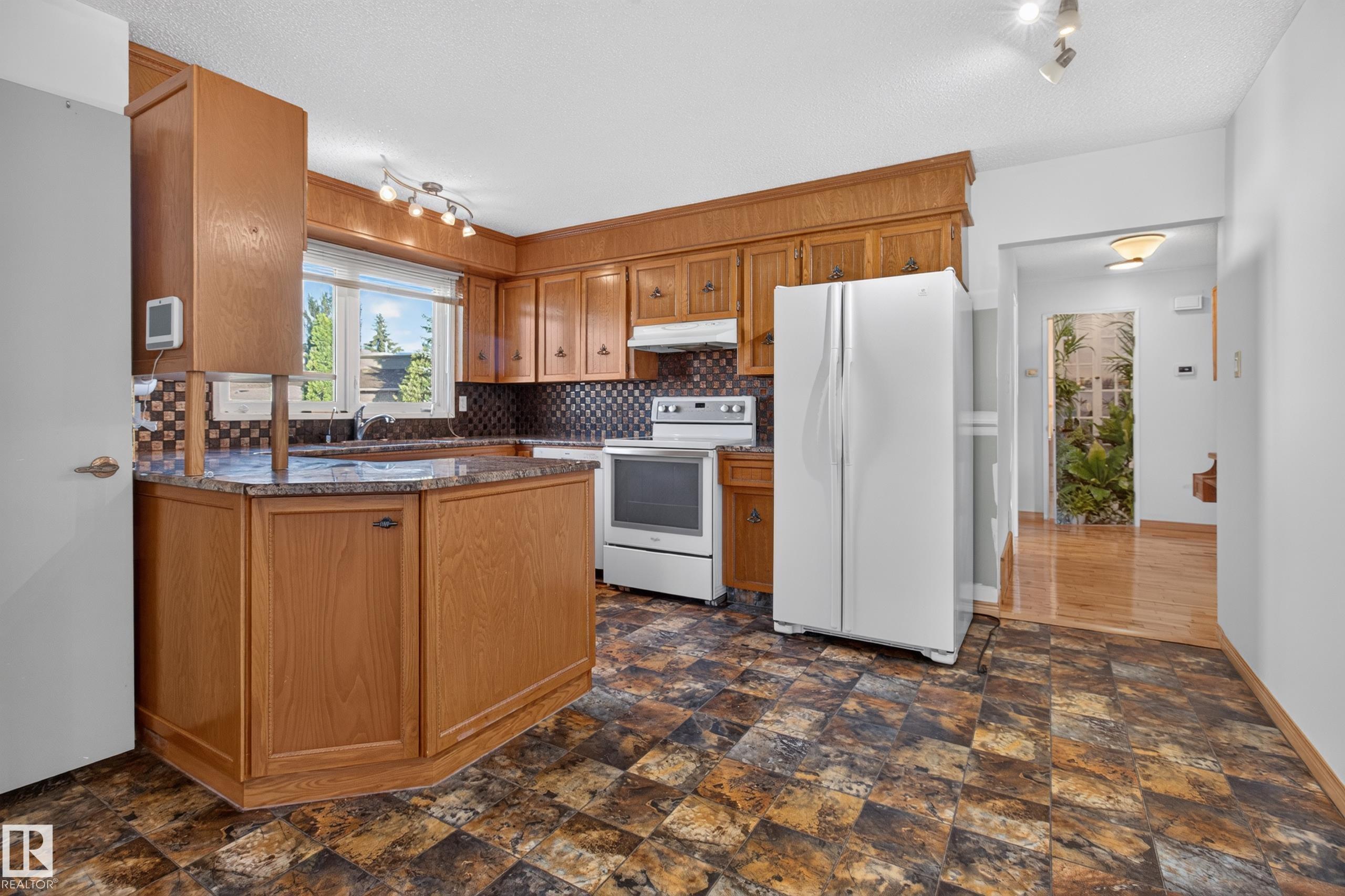 Photo 20 at 3918 103b Street NW, Duggan, Edmonton