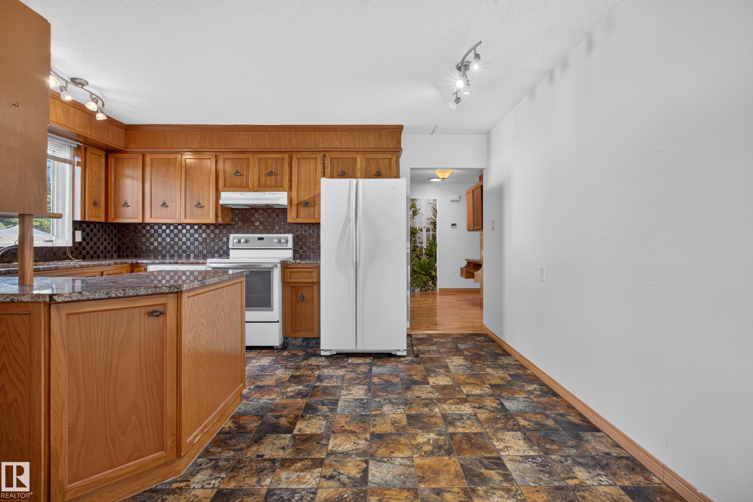Photo 21 at 3918 103b Street NW, Duggan, Edmonton