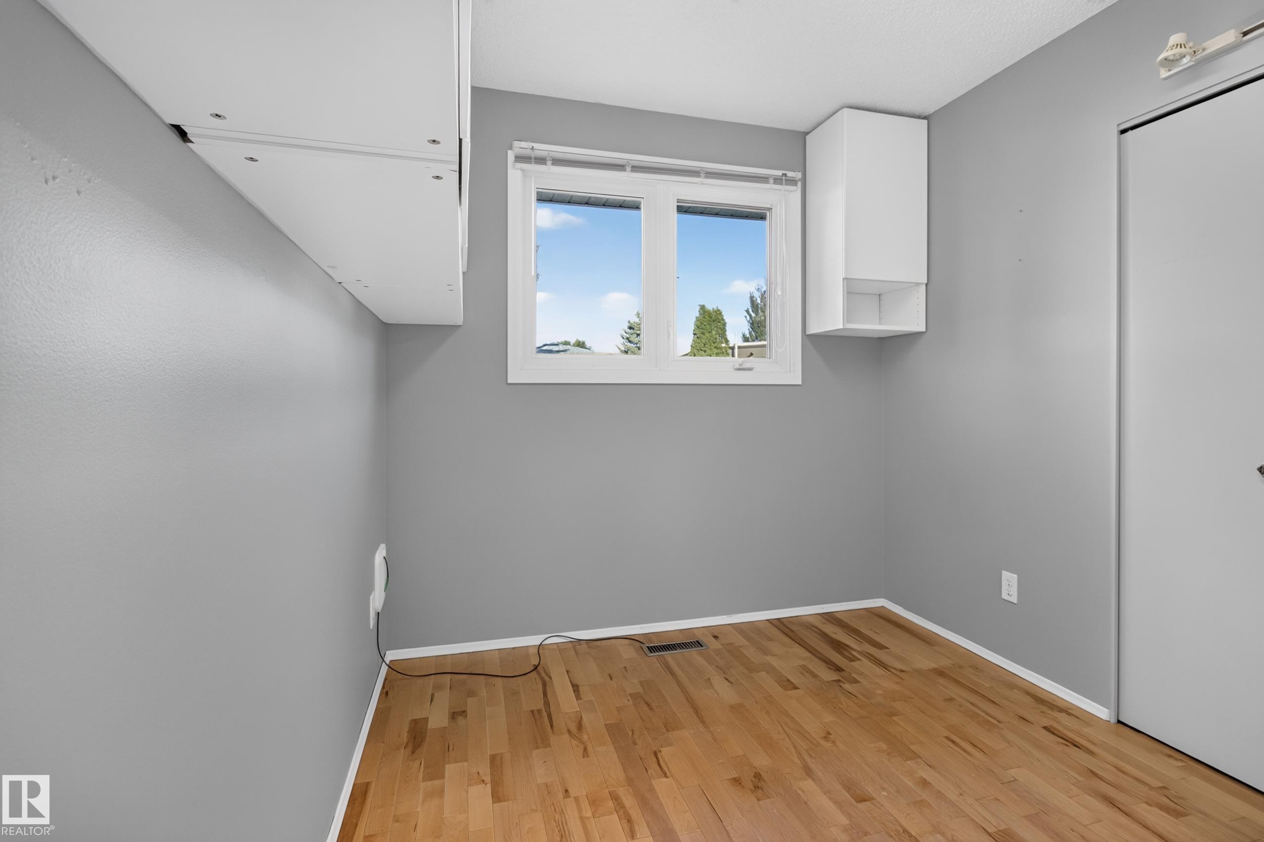 Photo 26 at 3918 103b Street NW, Duggan, Edmonton