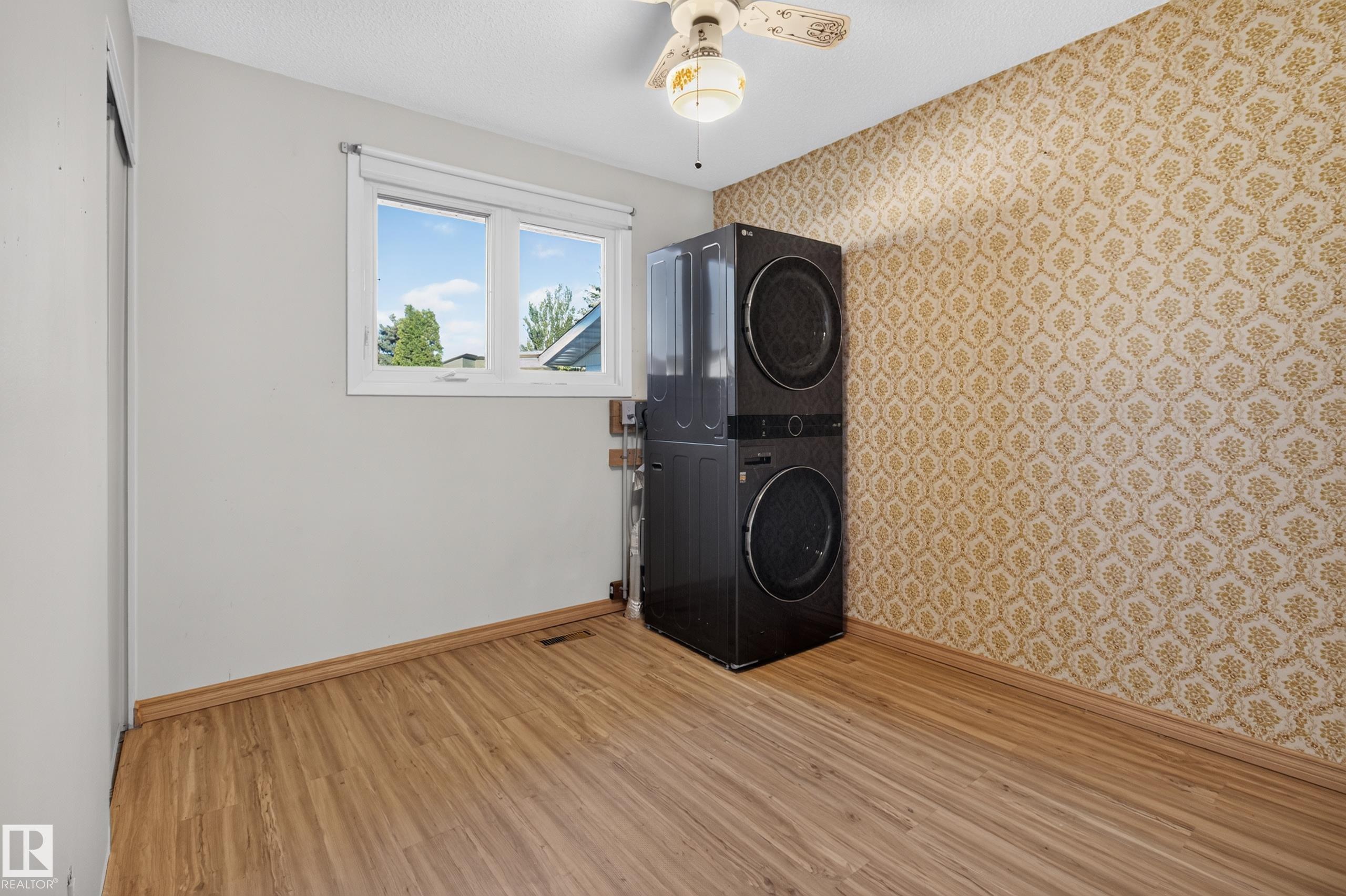 Photo 27 at 3918 103b Street NW, Duggan, Edmonton