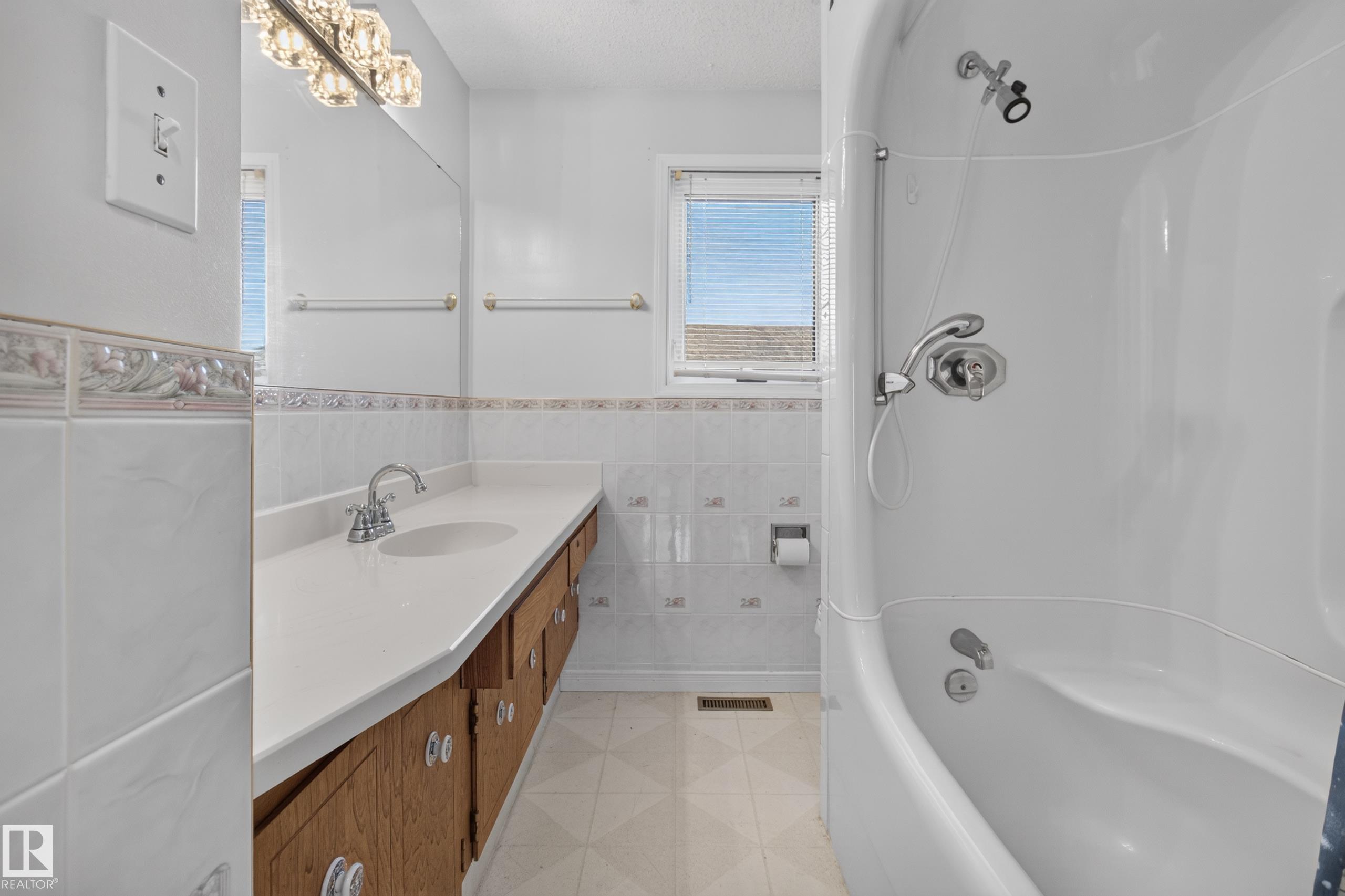 Photo 29 at 3918 103b Street NW, Duggan, Edmonton