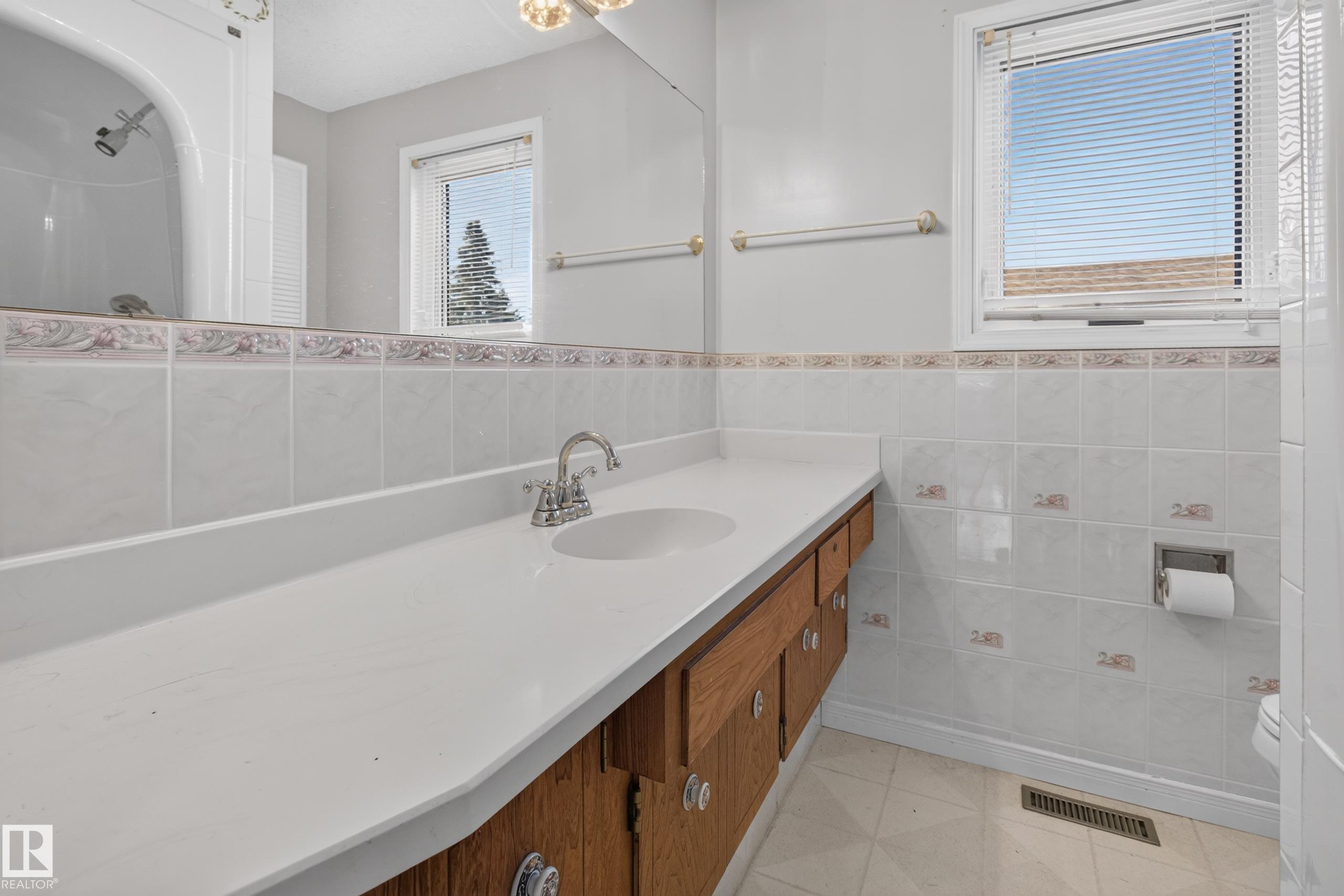 Photo 30 at 3918 103b Street NW, Duggan, Edmonton