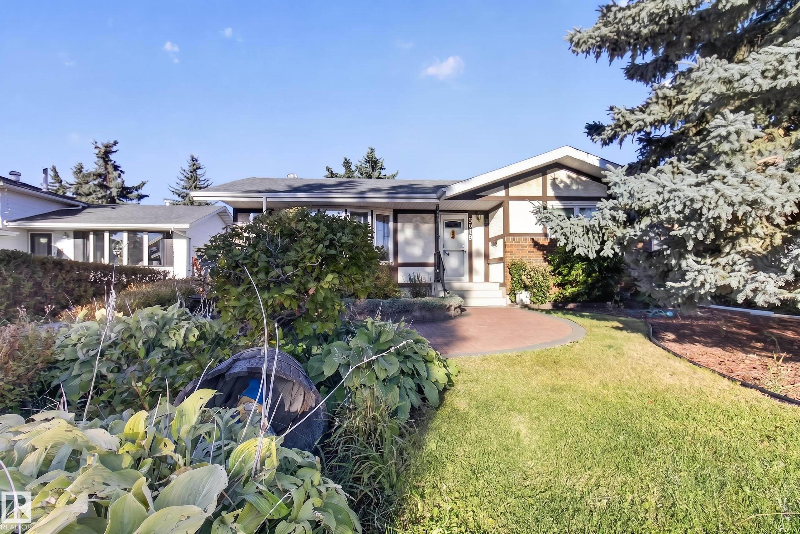 Photo 4 at 3918 103b Street NW, Duggan, Edmonton