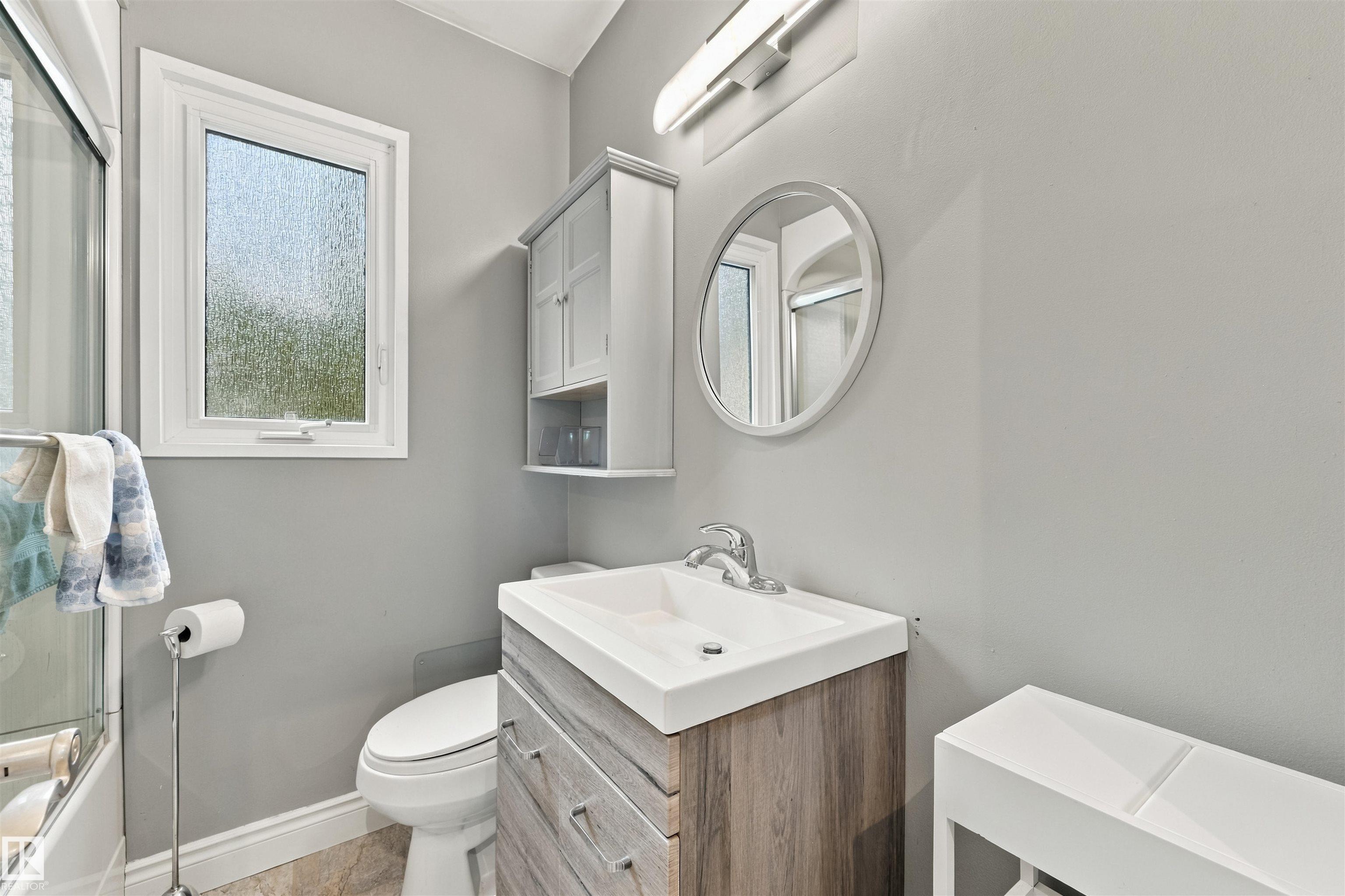 Photo 11 at 12111 95 Street NW, Alberta Avenue, Edmonton
