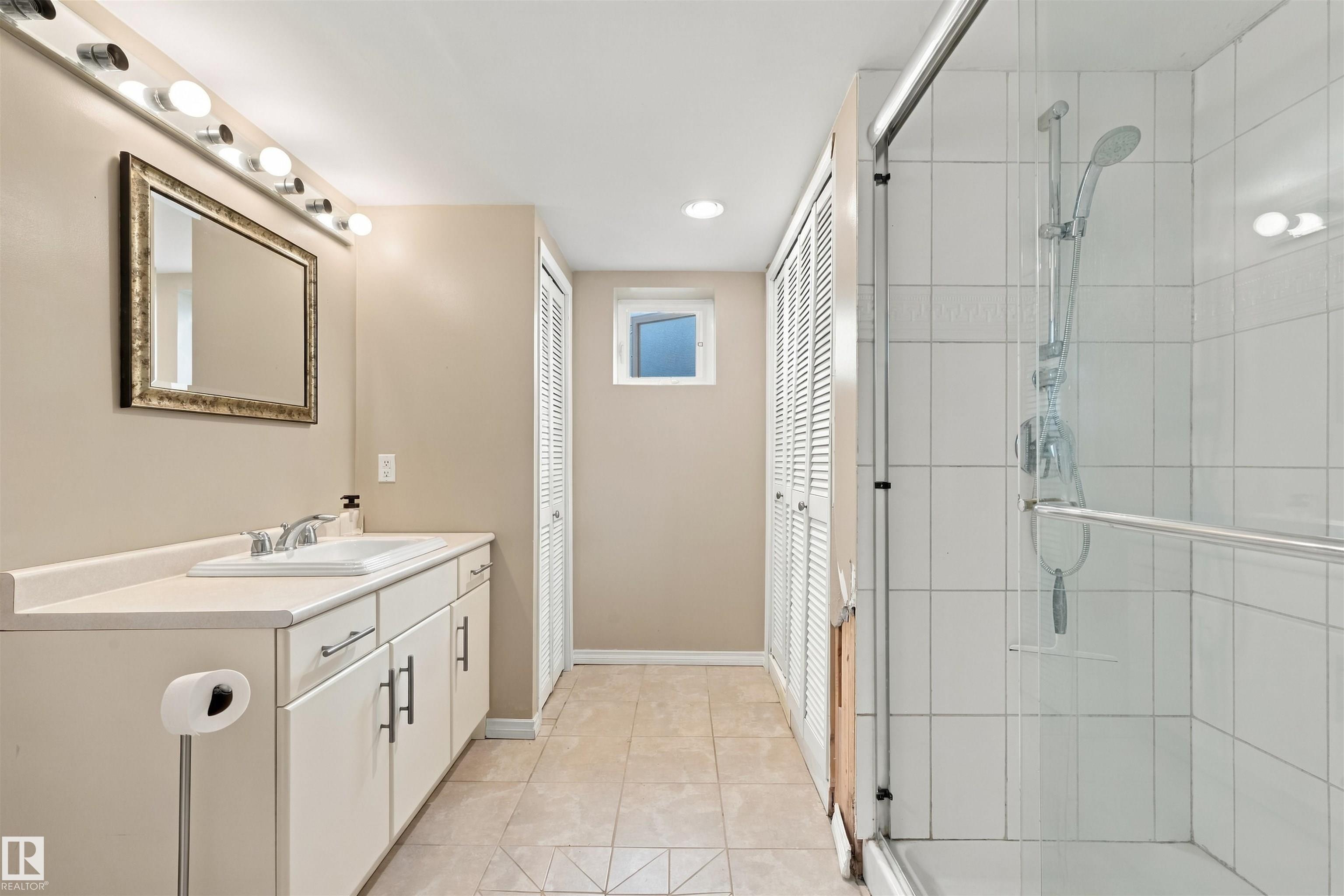 Photo 17 at 12111 95 Street NW, Alberta Avenue, Edmonton