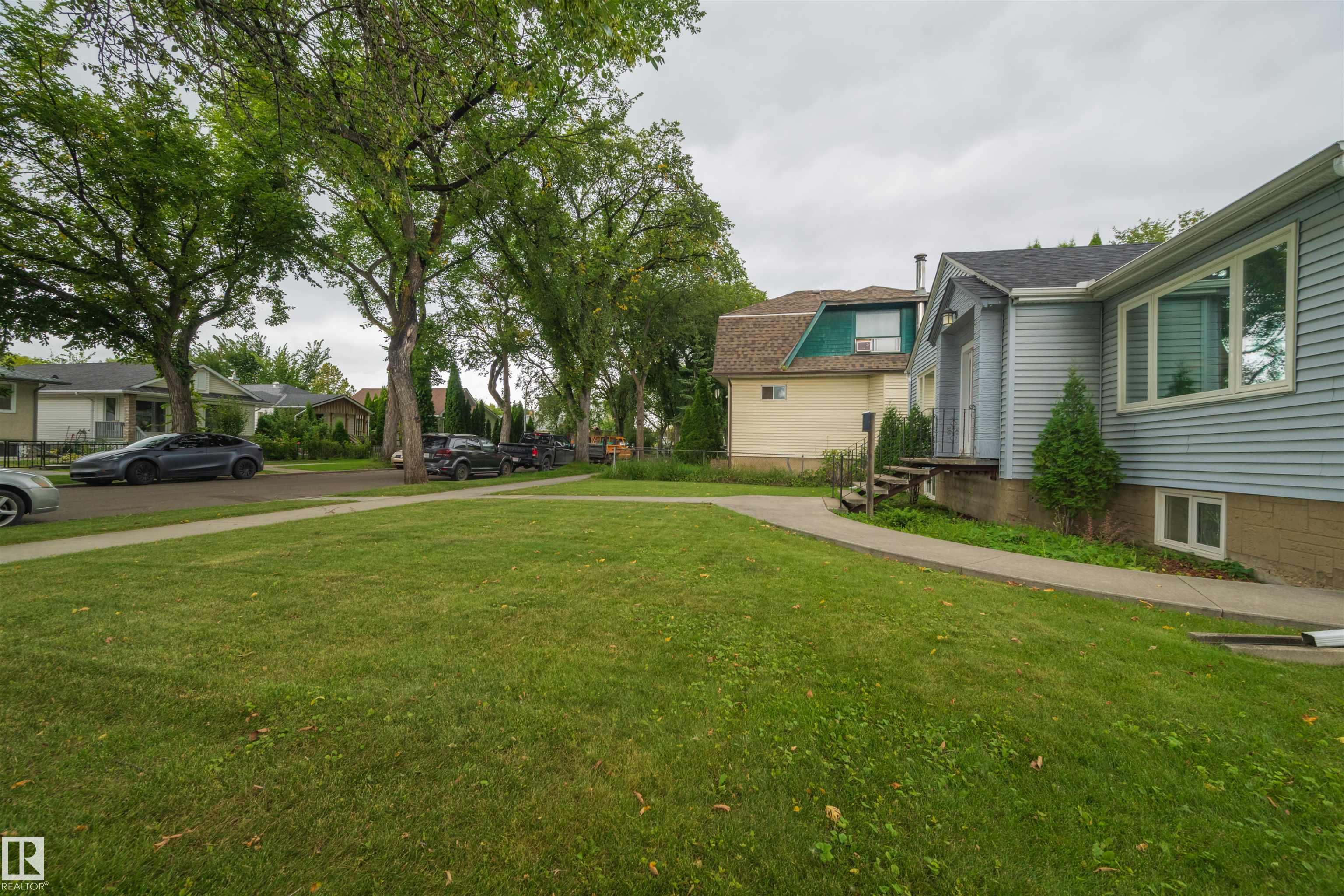 Photo 25 at 12111 95 Street NW, Alberta Avenue, Edmonton