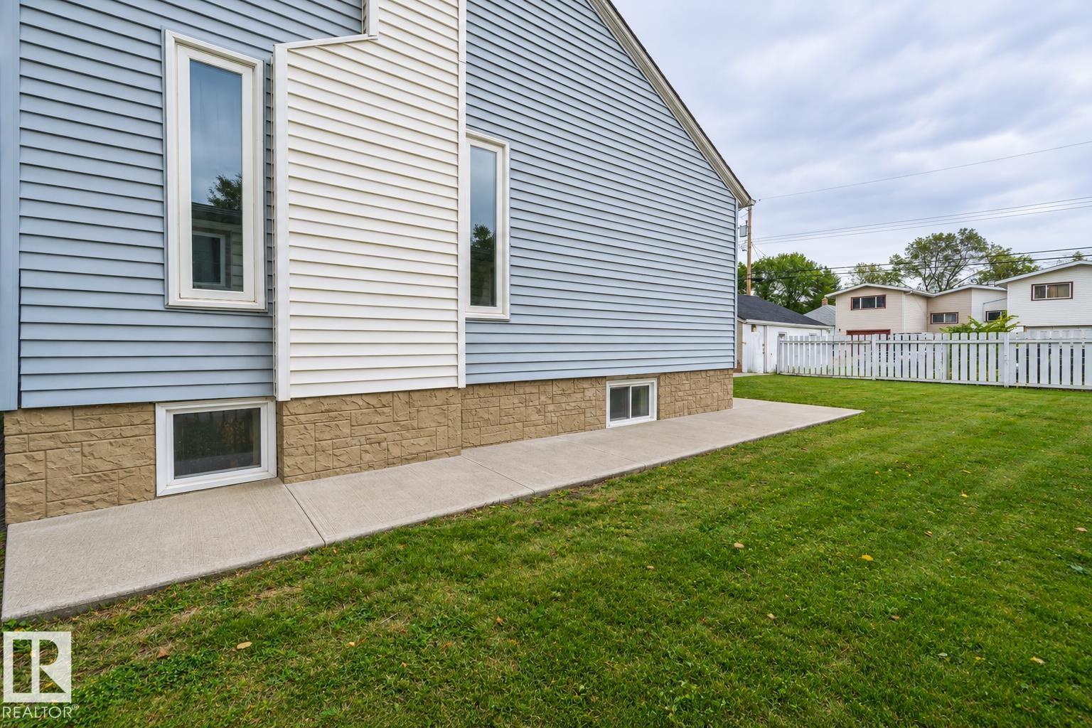 Photo 26 at 12111 95 Street NW, Alberta Avenue, Edmonton