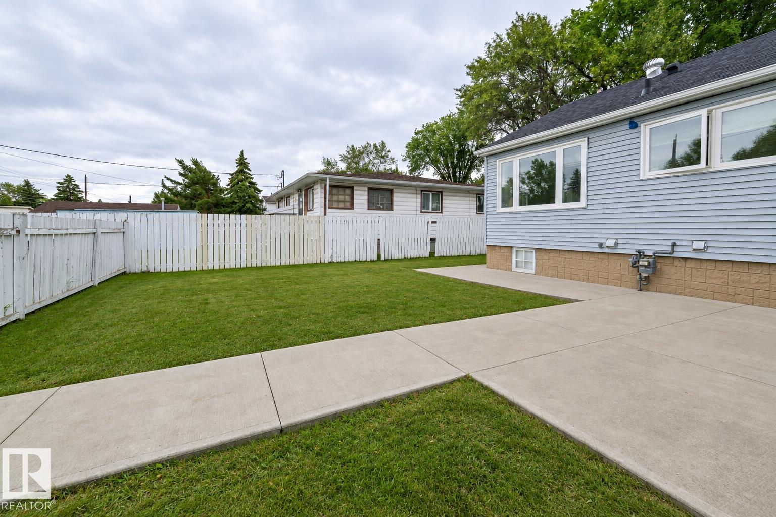 Photo 27 at 12111 95 Street NW, Alberta Avenue, Edmonton