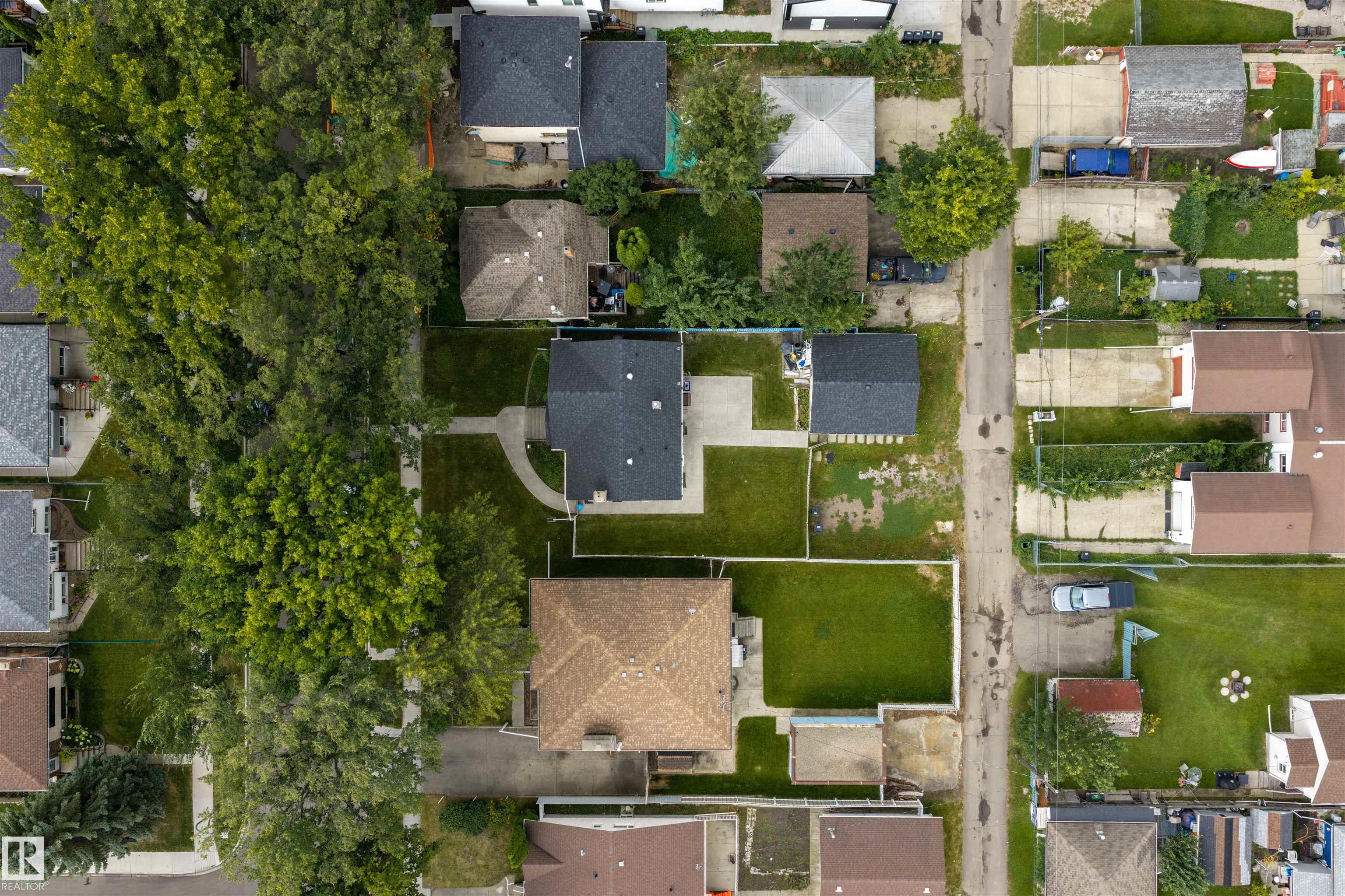Photo 30 at 12111 95 Street NW, Alberta Avenue, Edmonton
