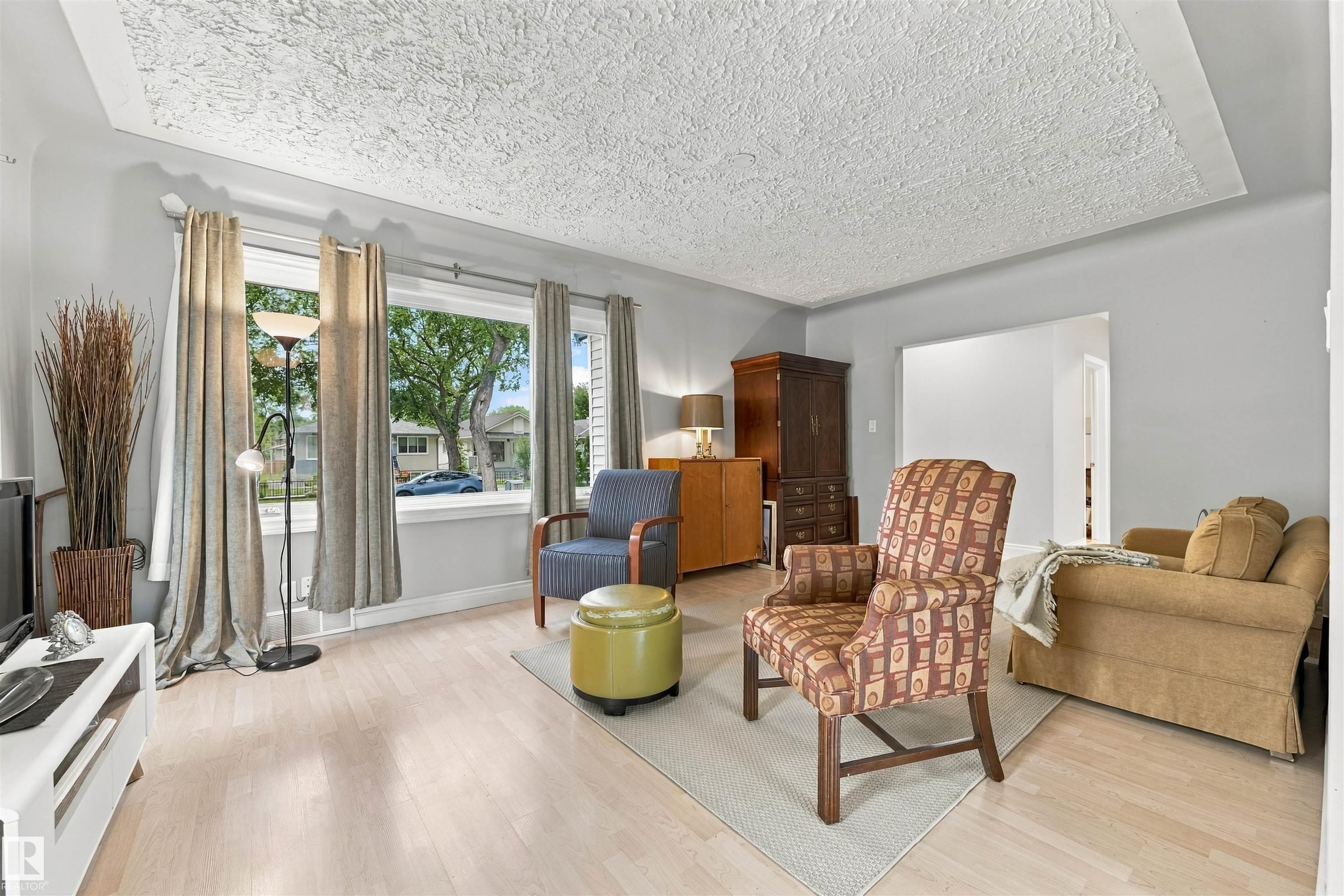 Photo 4 at 12111 95 Street NW, Alberta Avenue, Edmonton