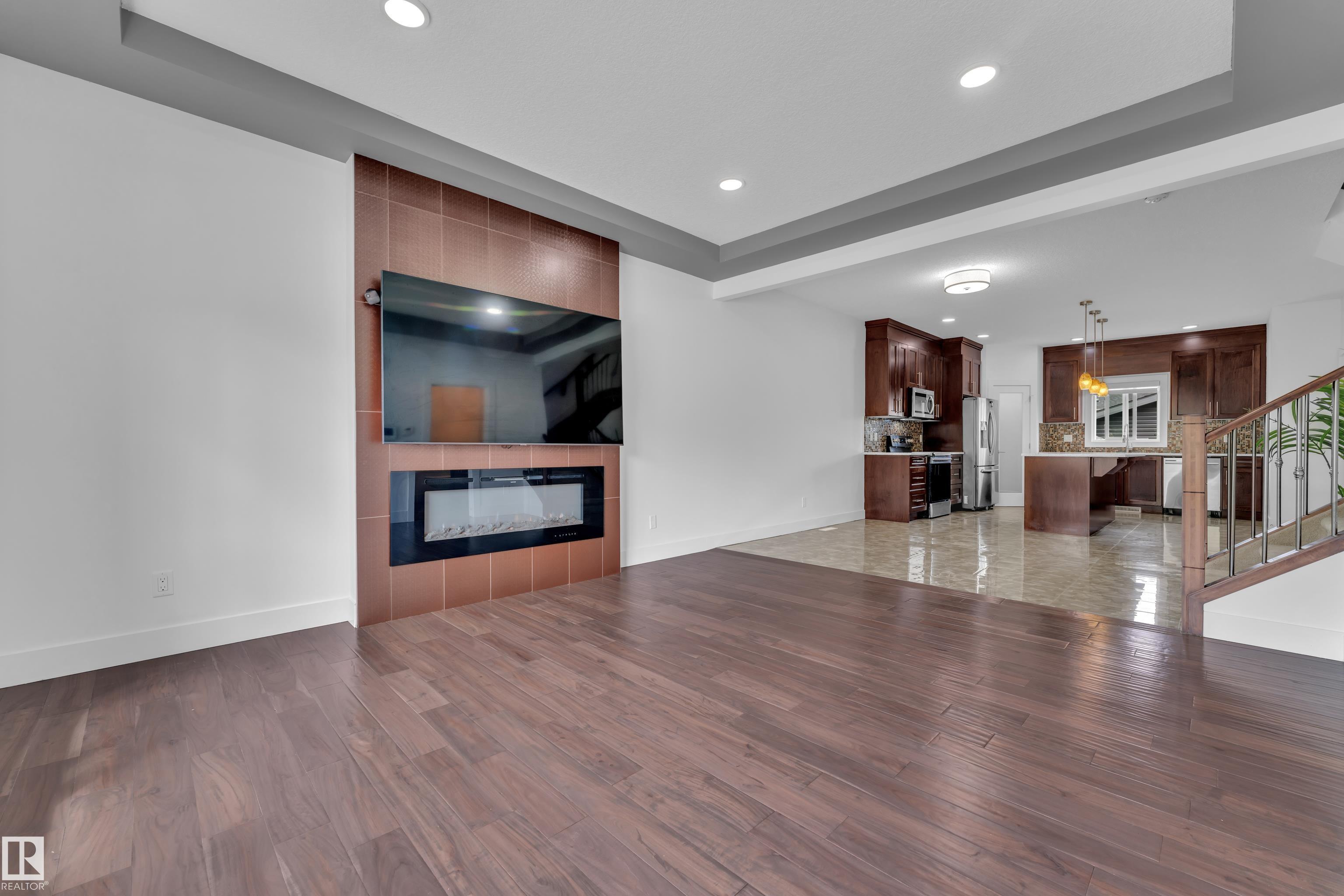 Photo 3 at 6454 177a Avenue NW, McConachie Area, Edmonton