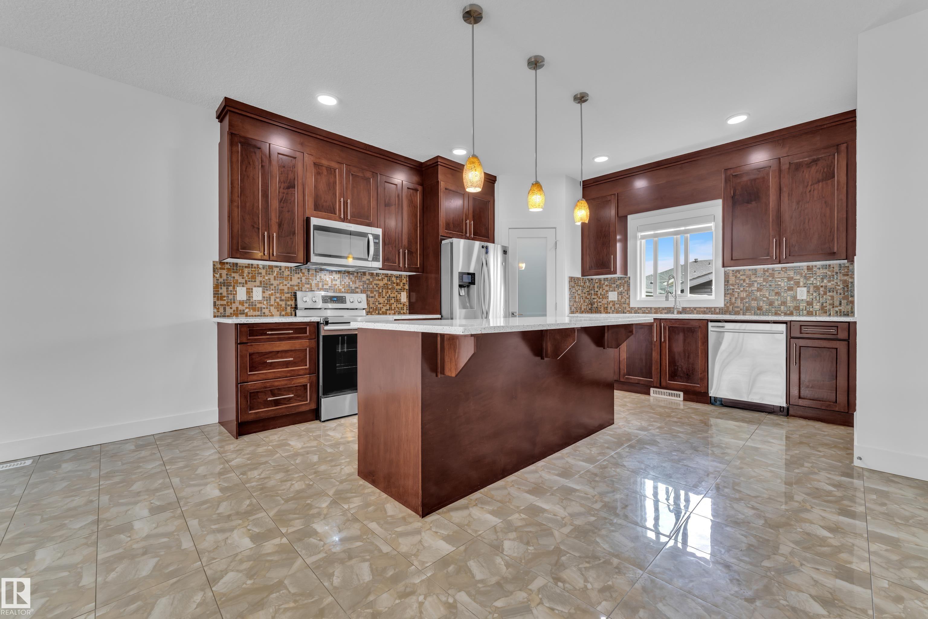 Photo 7 at 6454 177a Avenue NW, McConachie Area, Edmonton