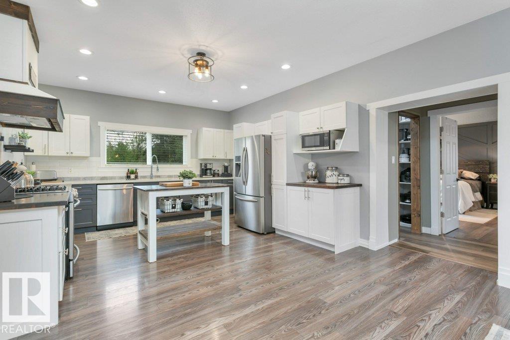 https://zimg.paragon.ice.com/ParagonImages/Property/PM/RAE/225422025/13/0/0/0c5d1400bf0ccbfbdfcd9aaedd5be7ef/1/26a83f93fe42e21ac24884b4305050c3/225422025-c638a3fe-bf81-43c8-a02d-98299a130b10.JPG