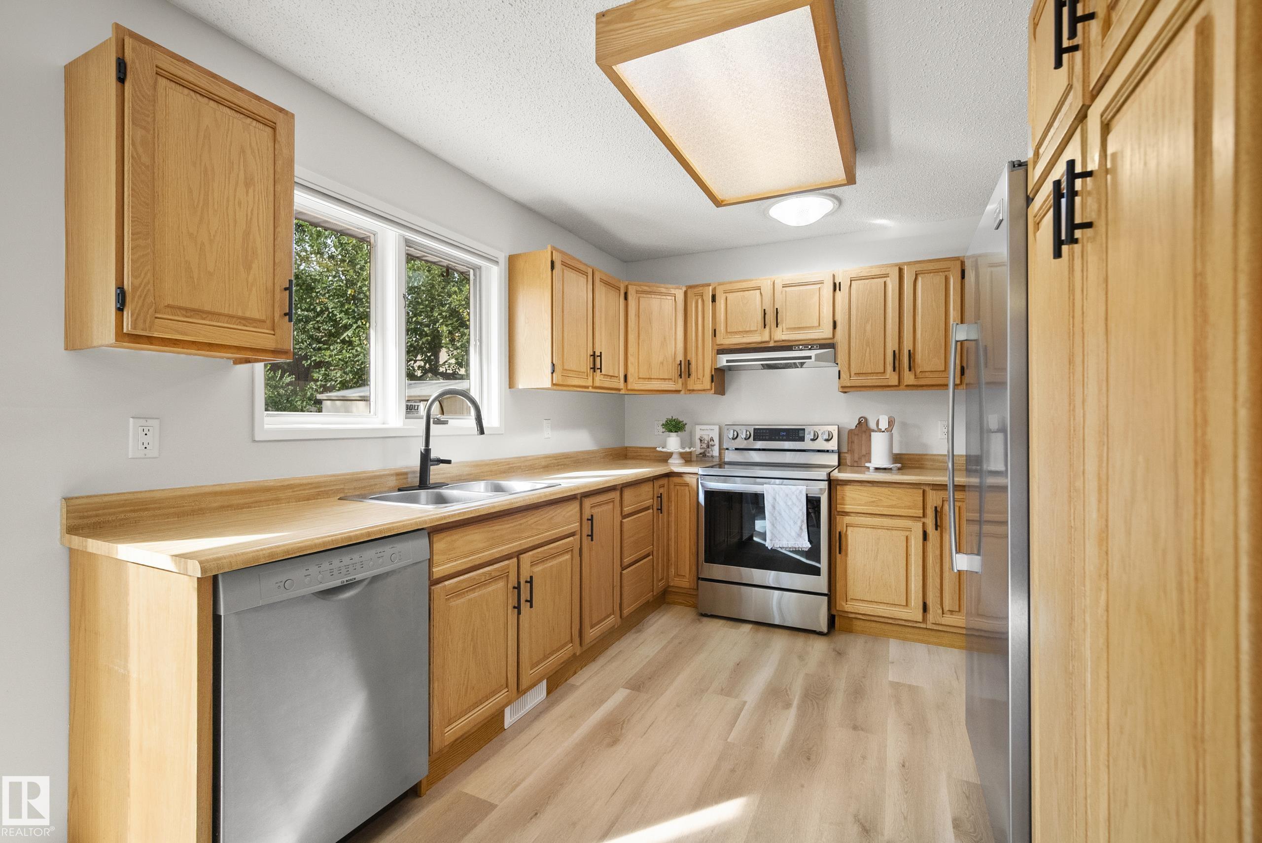 Photo 15 at 7 Pembina Place, Pineview, St. Albert