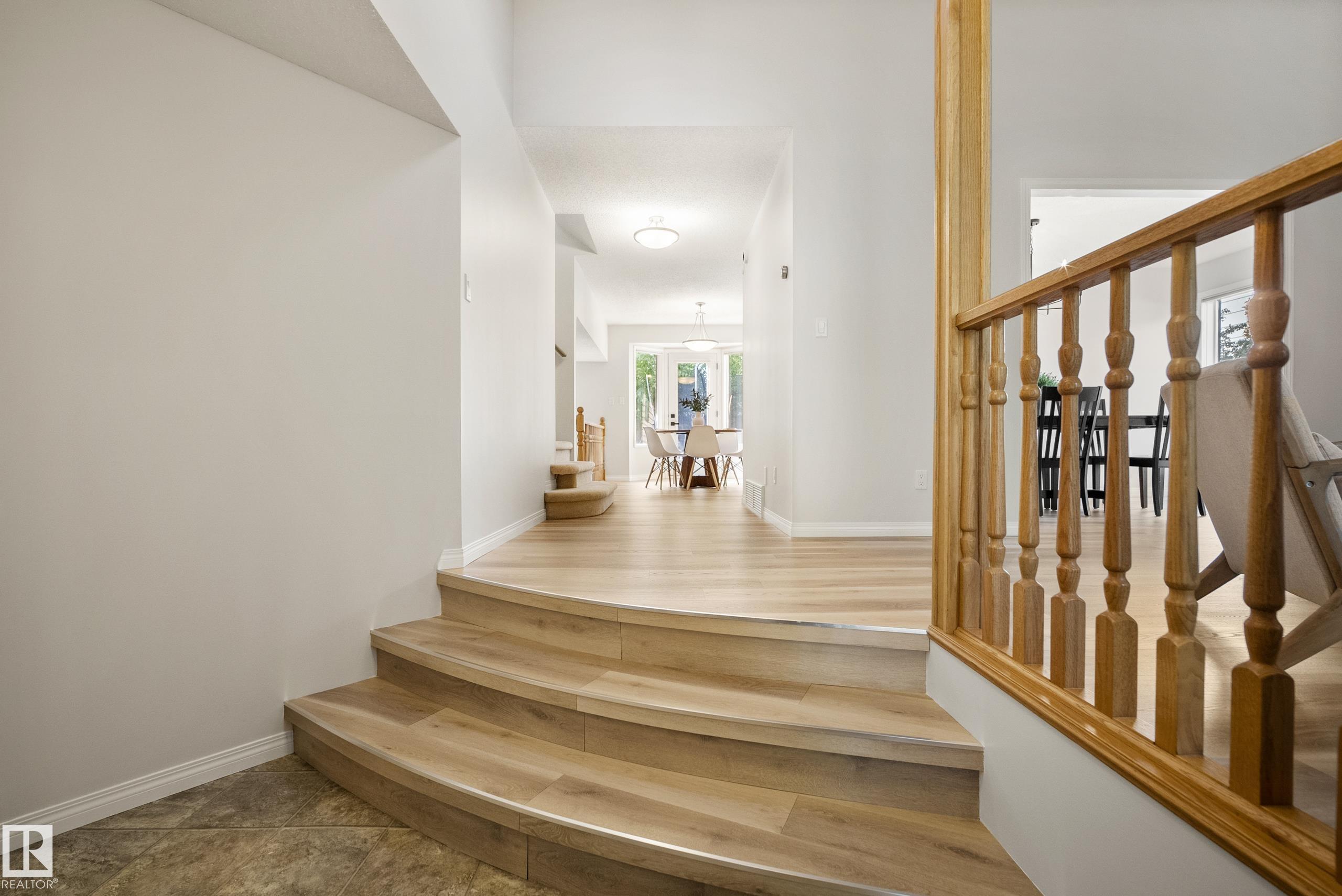 Photo 3 at 7 Pembina Place, Pineview, St. Albert