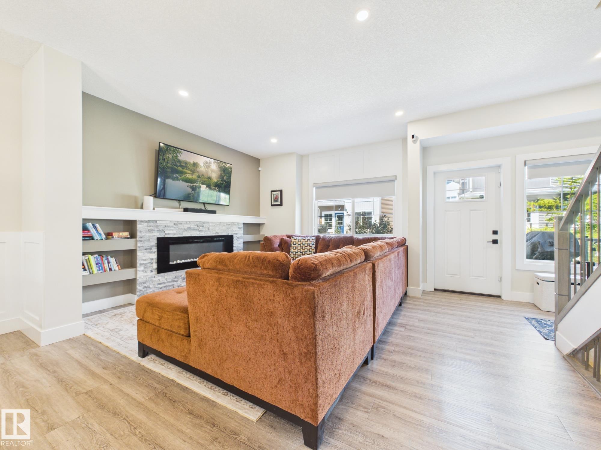 Listing photo thumbnail