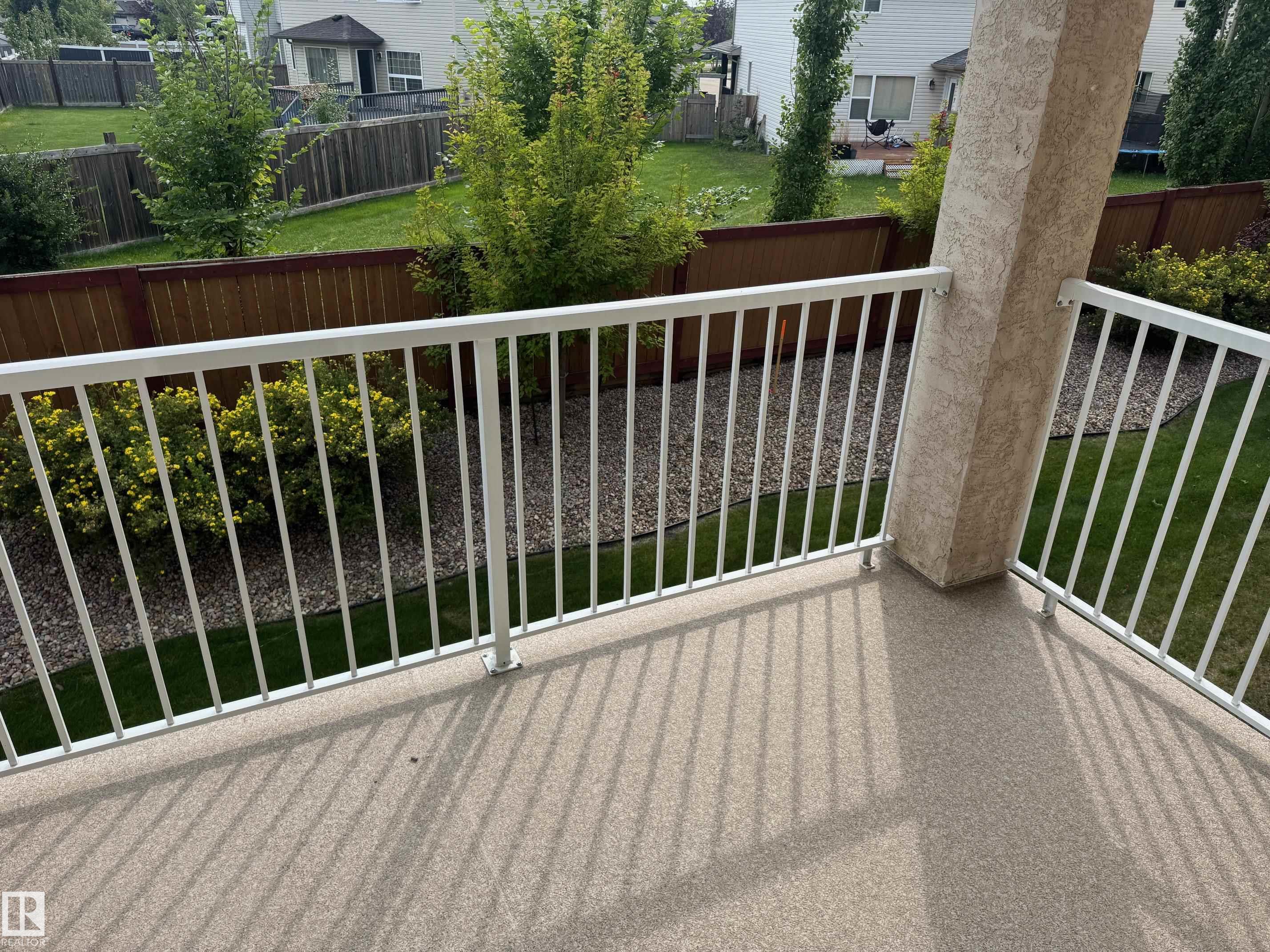 Listing photo thumbnail