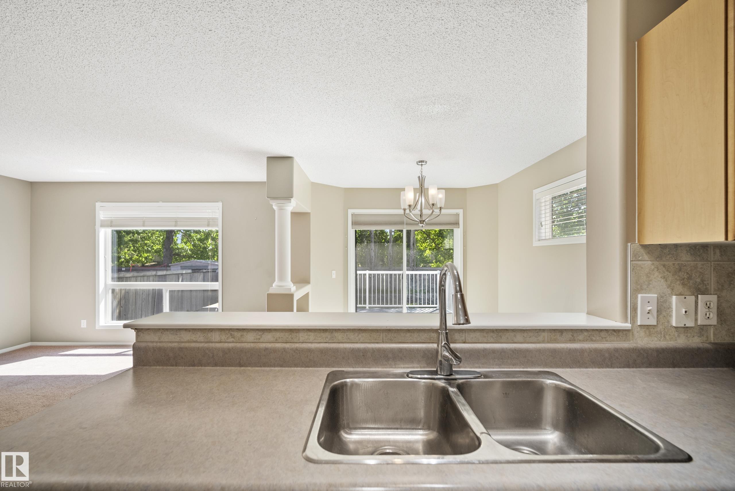 Photo 15 at 23 English Way, Erin Ridge, St. Albert