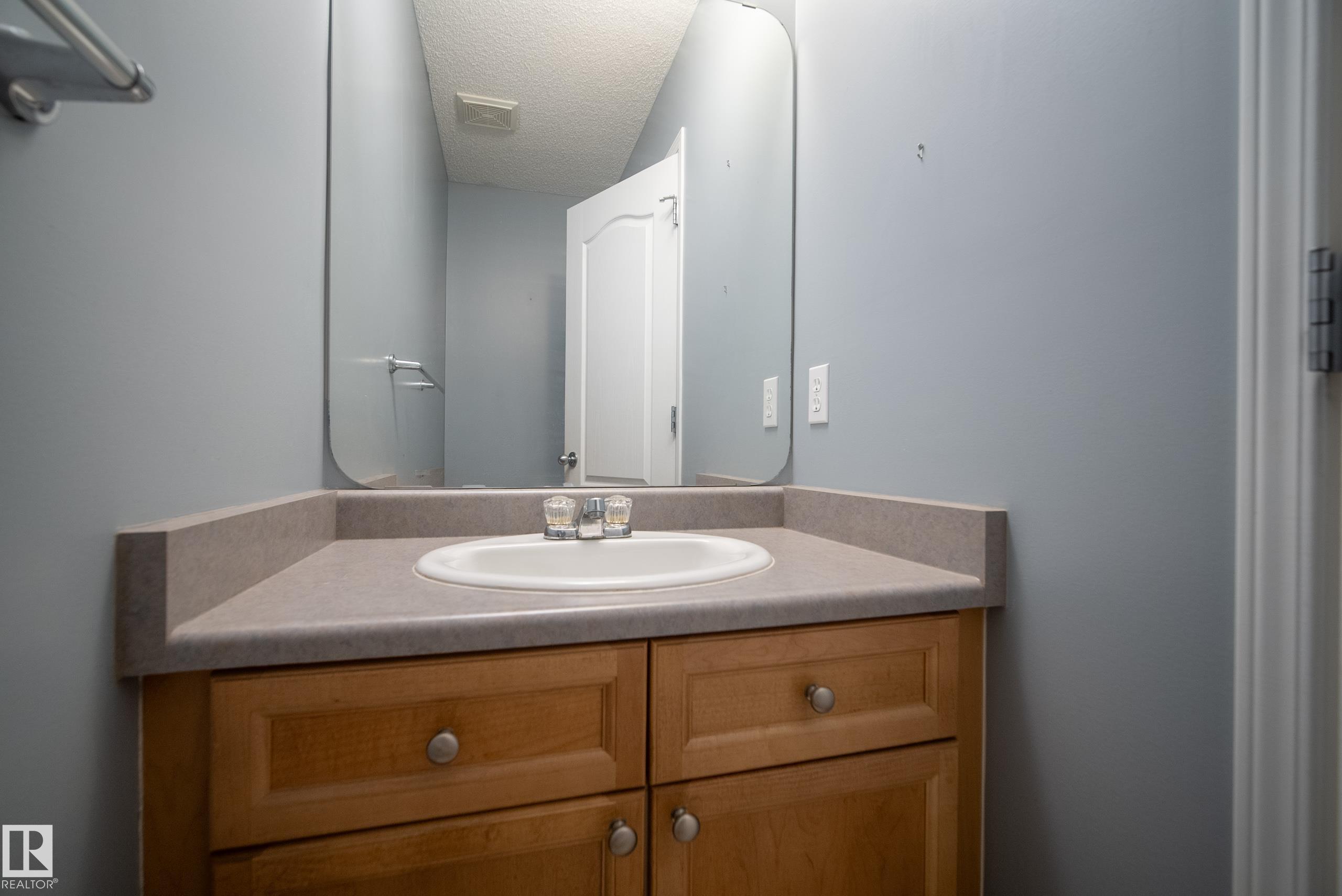 Photo 25 at 23 English Way, Erin Ridge, St. Albert