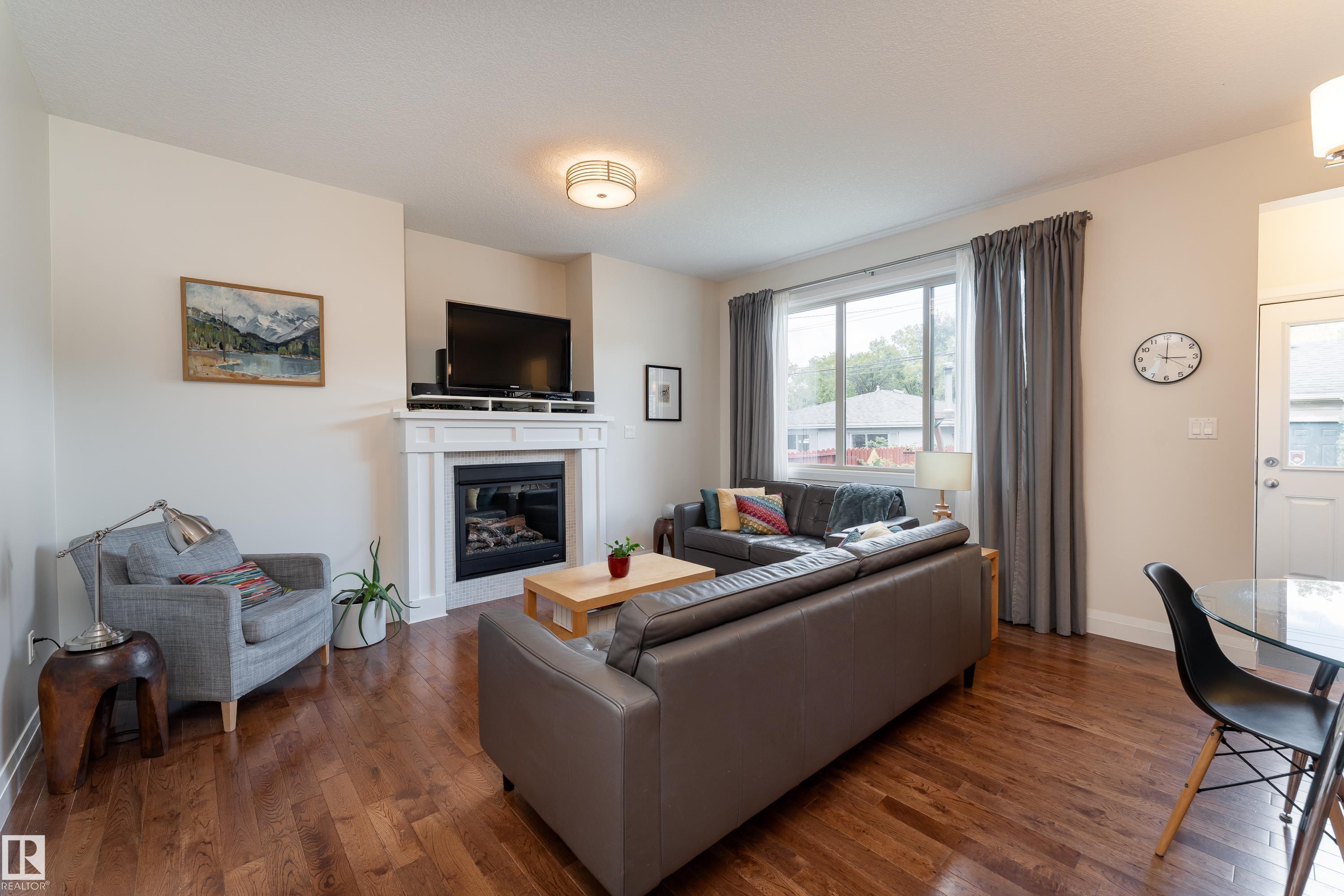 Photo 5 at 8340 79 Avenue NW, King Edward Park, Edmonton
