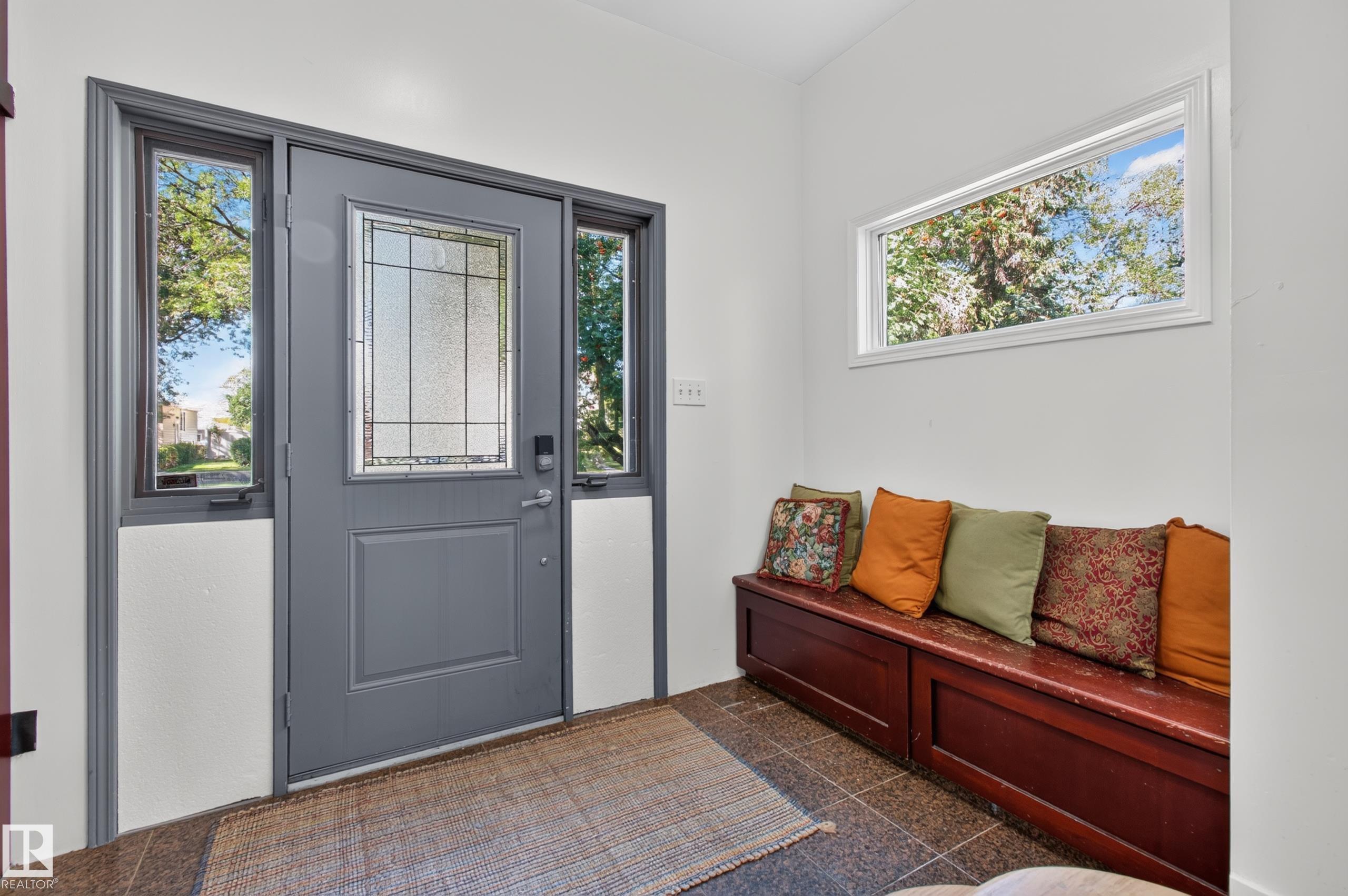 Listing photo thumbnail