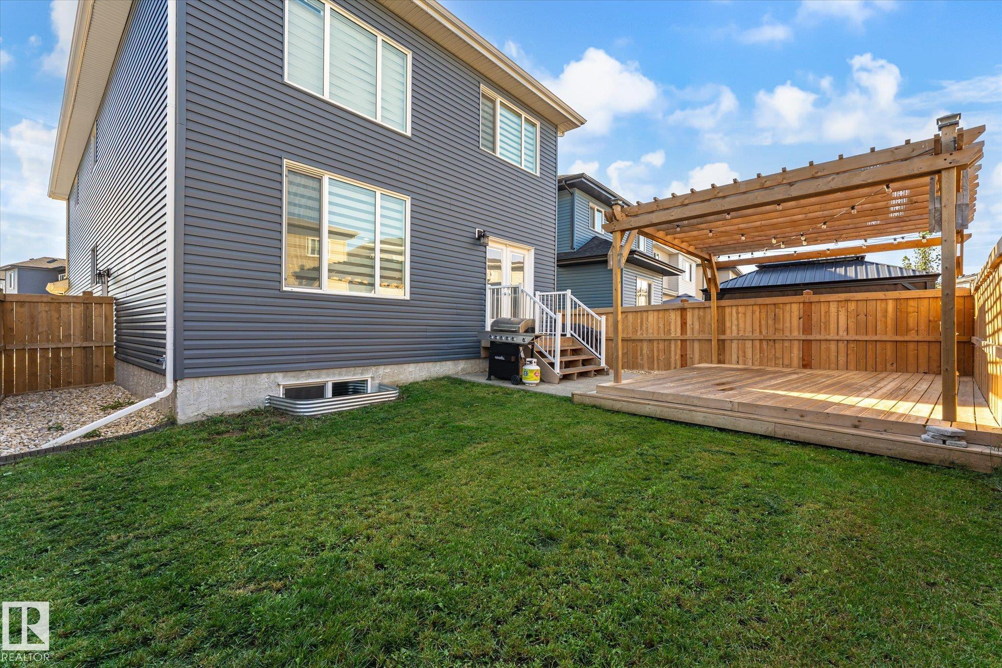 Listing photo thumbnail