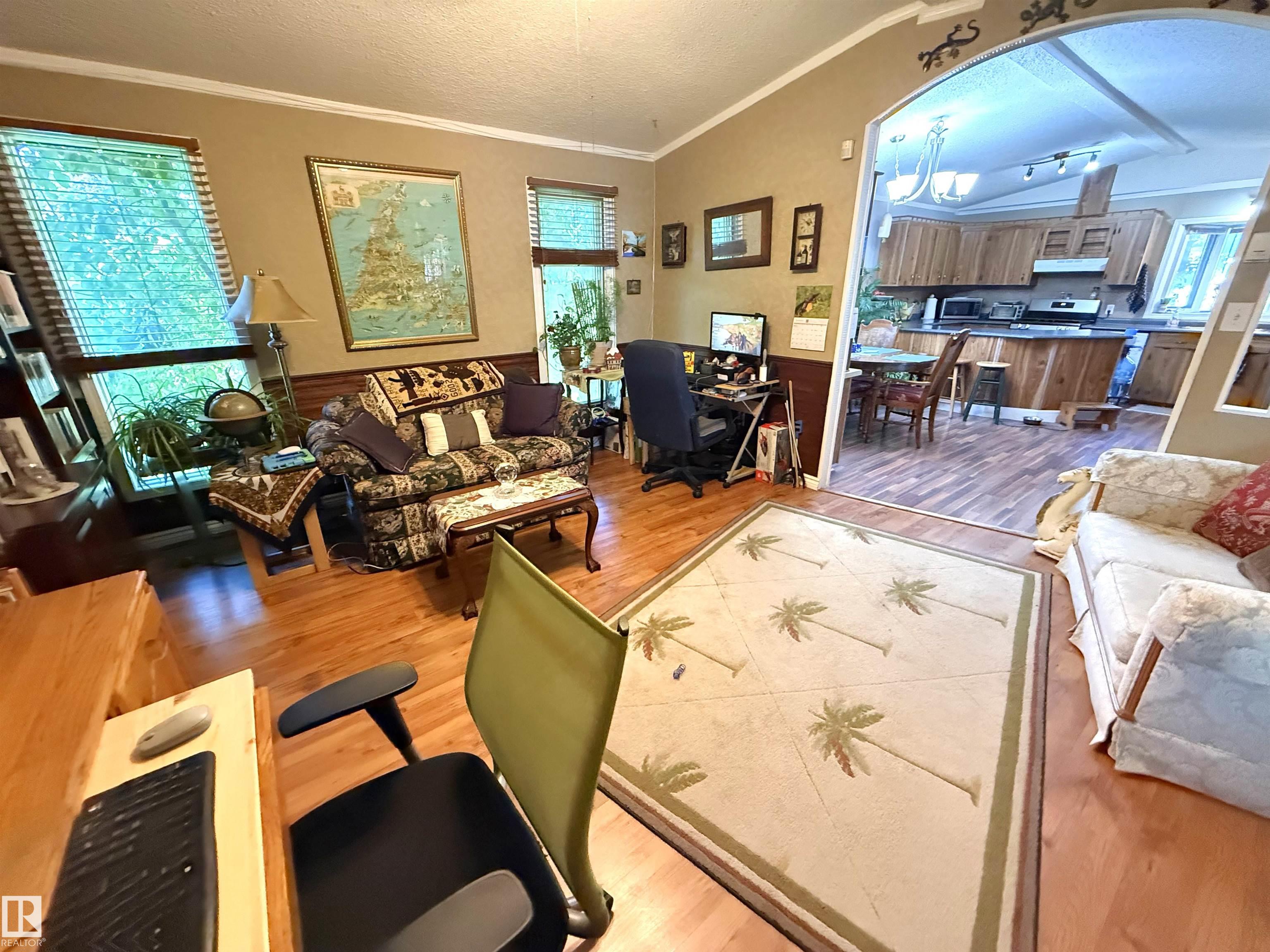 Listing photo thumbnail