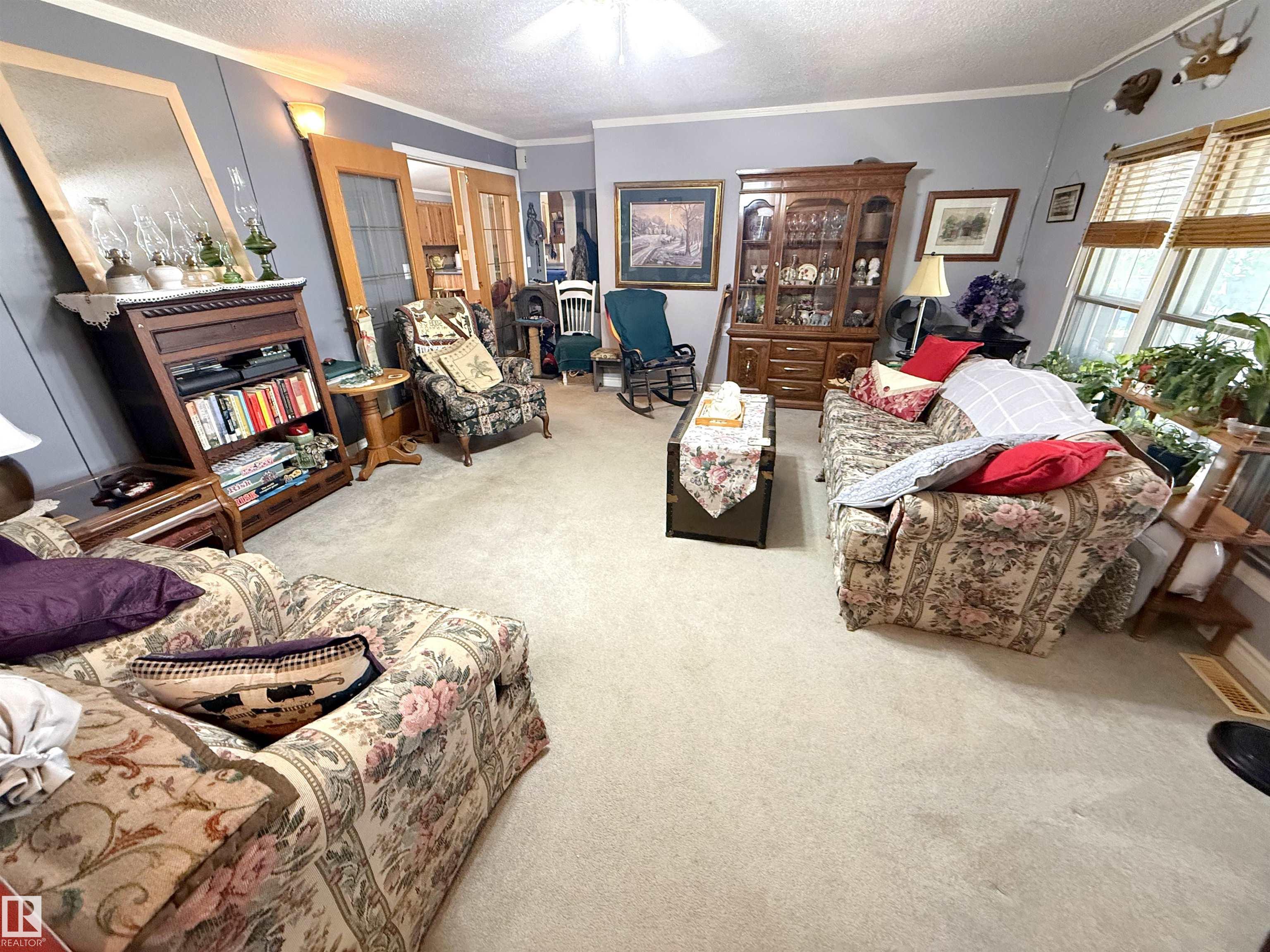 Listing photo thumbnail