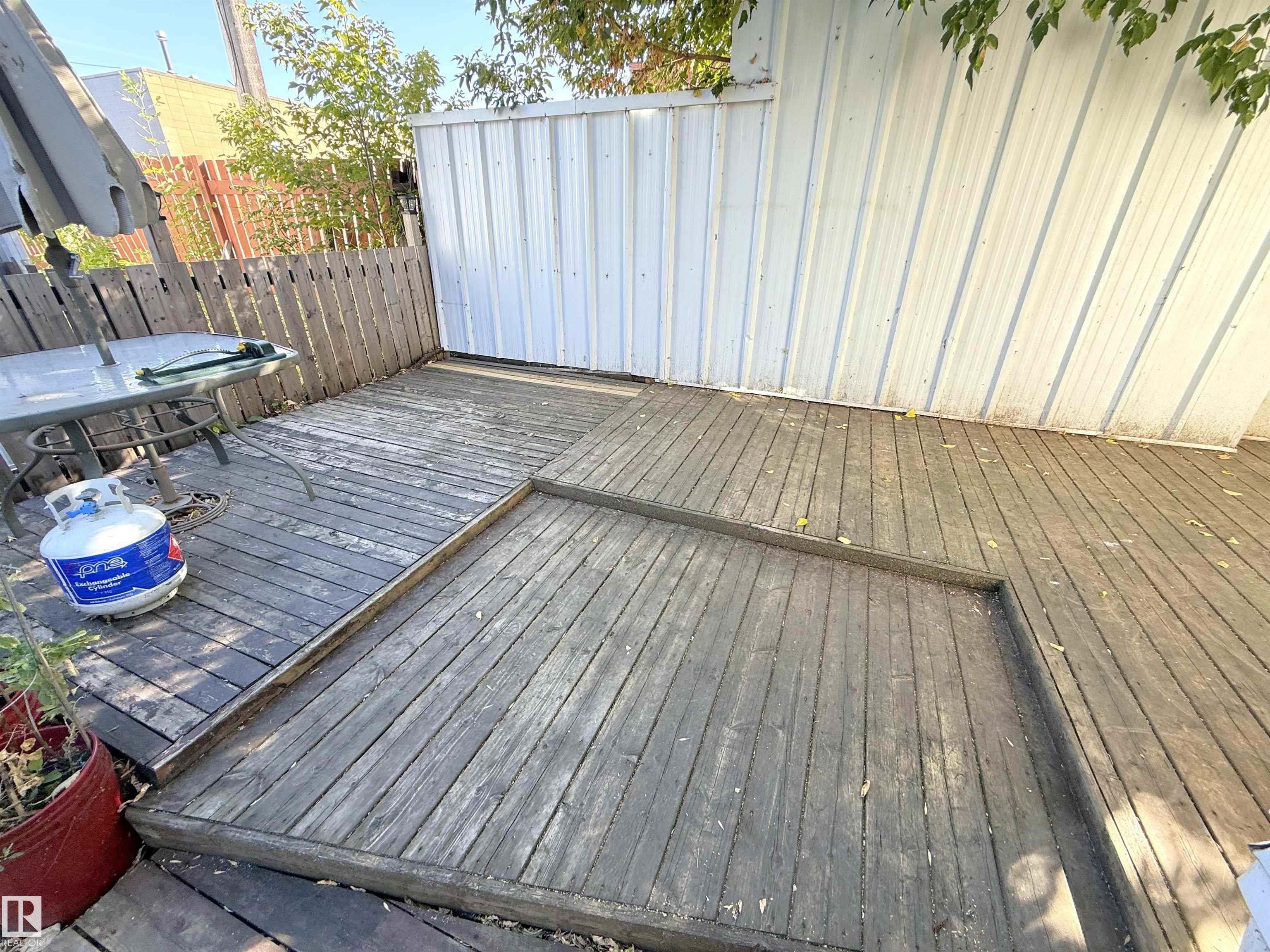 Listing photo thumbnail