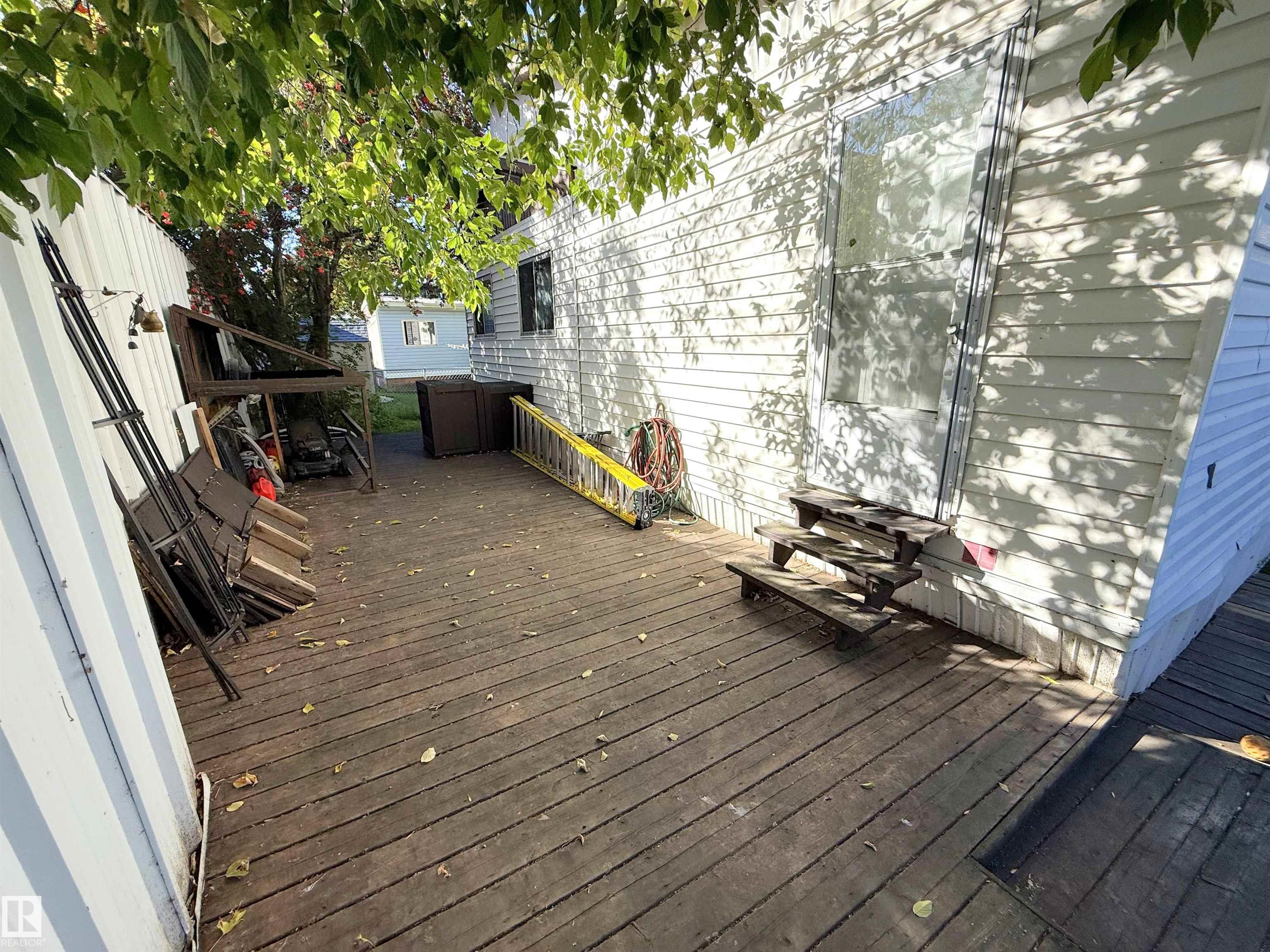 Listing photo thumbnail