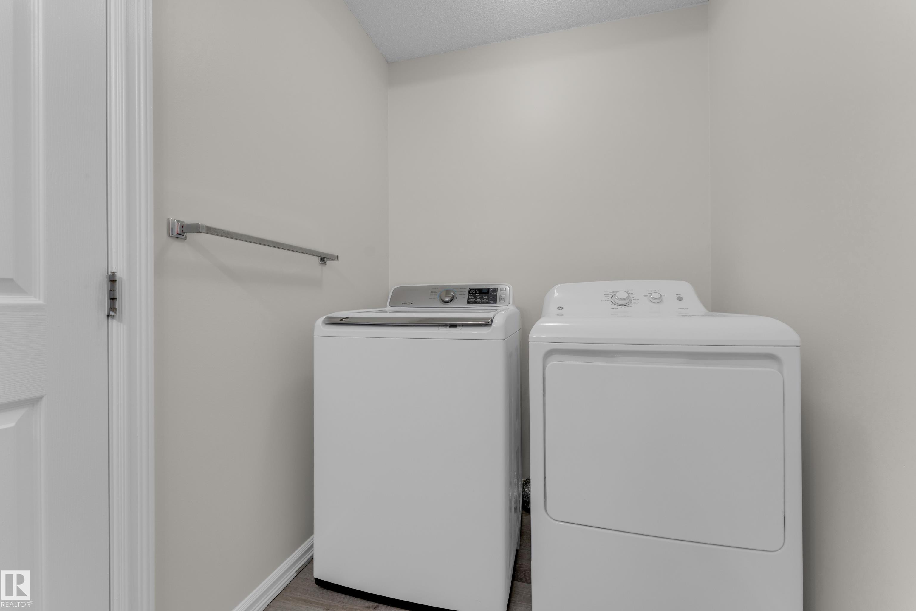 Photo 13 at 2912 31 Street NW, Silver Berry, Edmonton