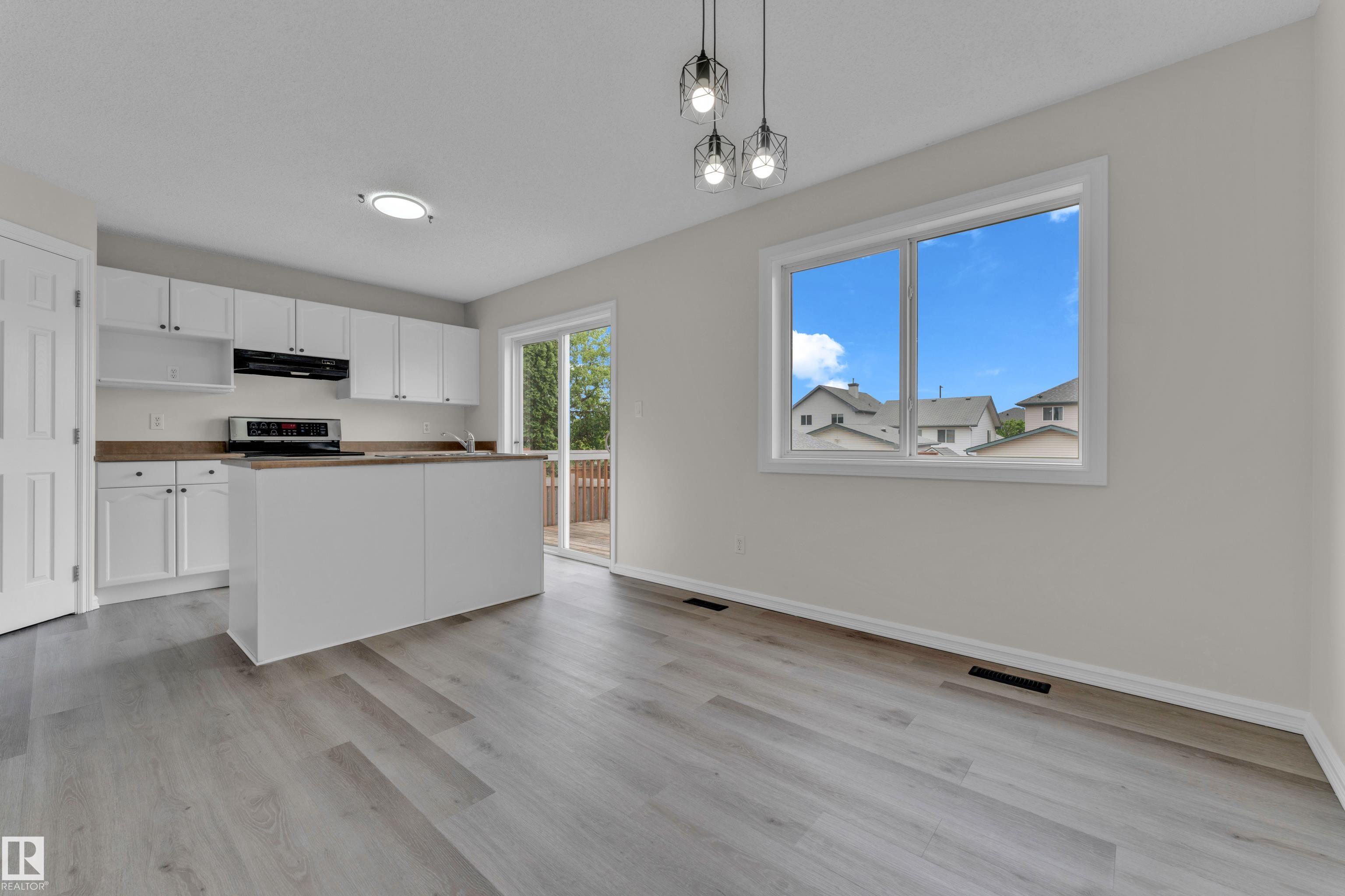Photo 17 at 2912 31 Street NW, Silver Berry, Edmonton