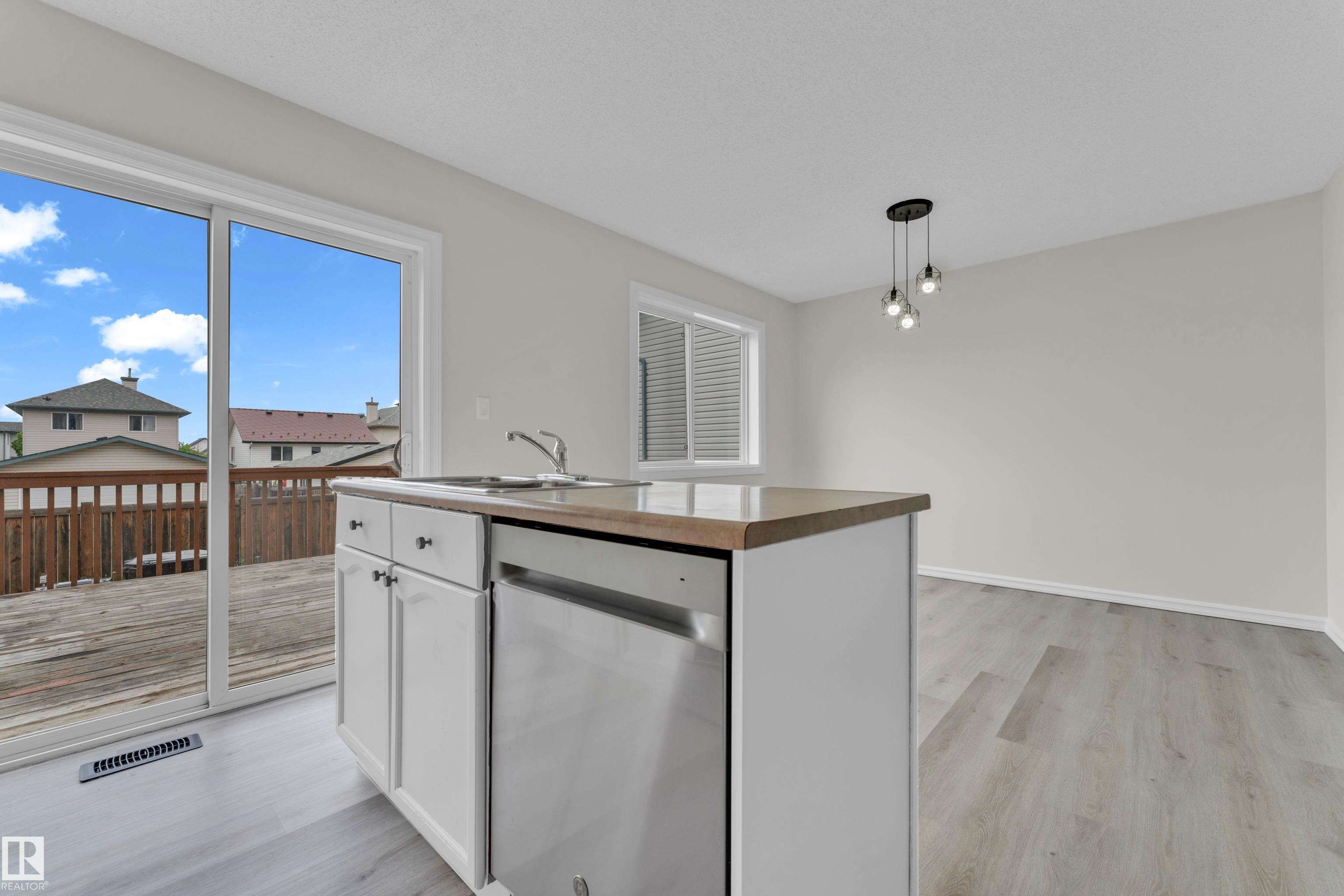 Photo 19 at 2912 31 Street NW, Silver Berry, Edmonton