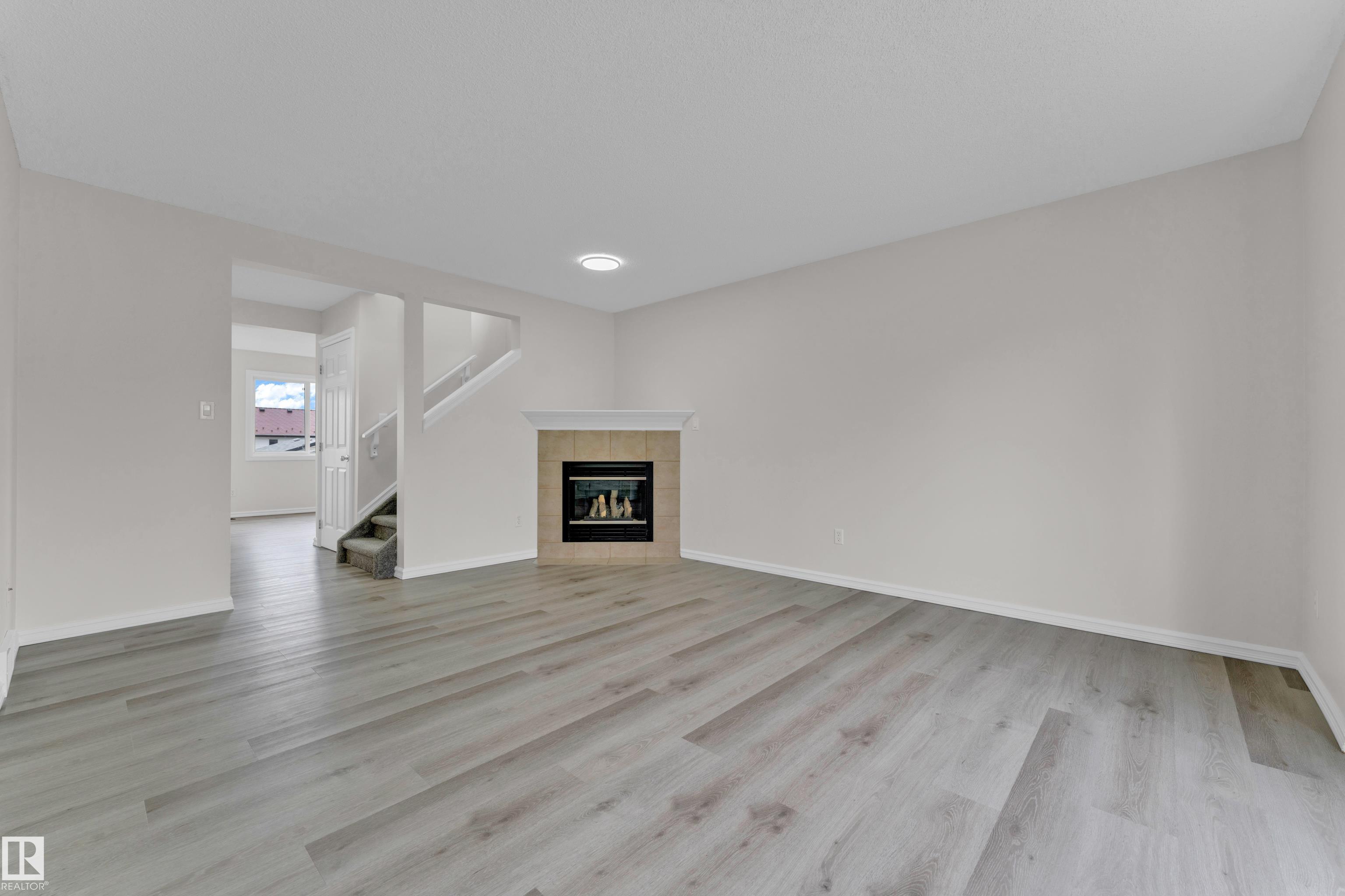 Photo 9 at 2912 31 Street NW, Silver Berry, Edmonton