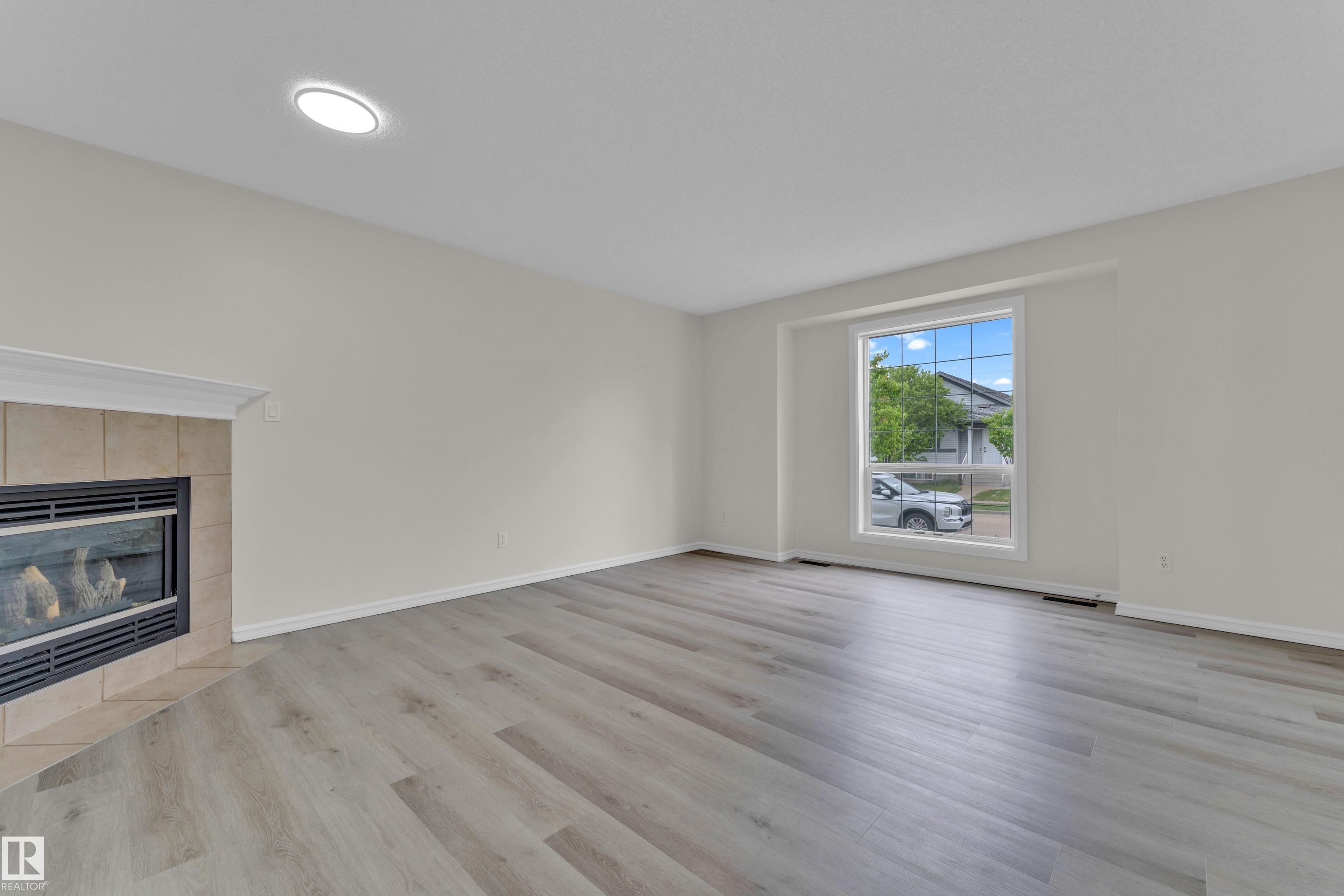 Photo 10 at 2912 31 Street NW, Silver Berry, Edmonton