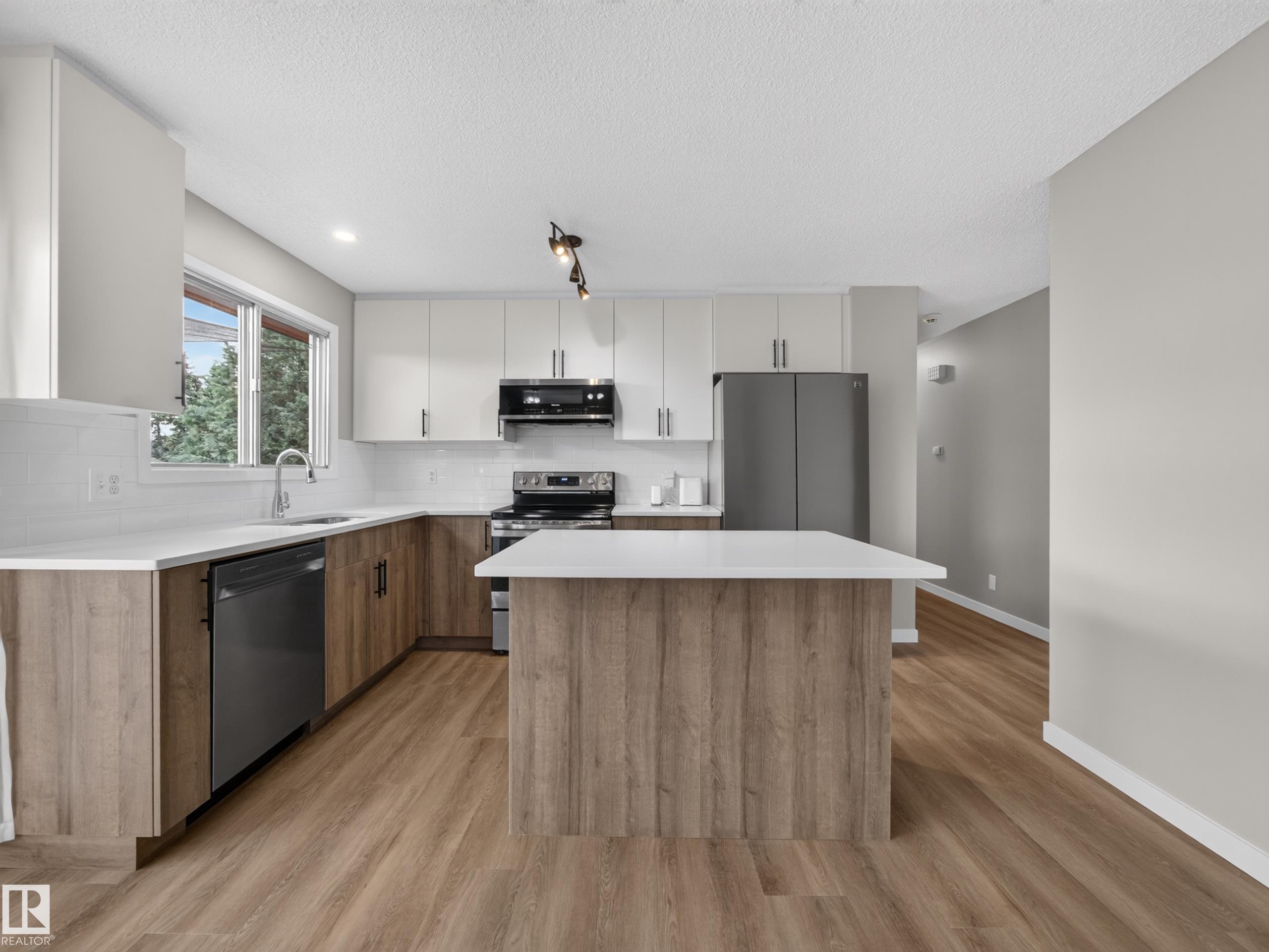 Photo 5 at 9836 169 Street NW, Glenwood, Edmonton