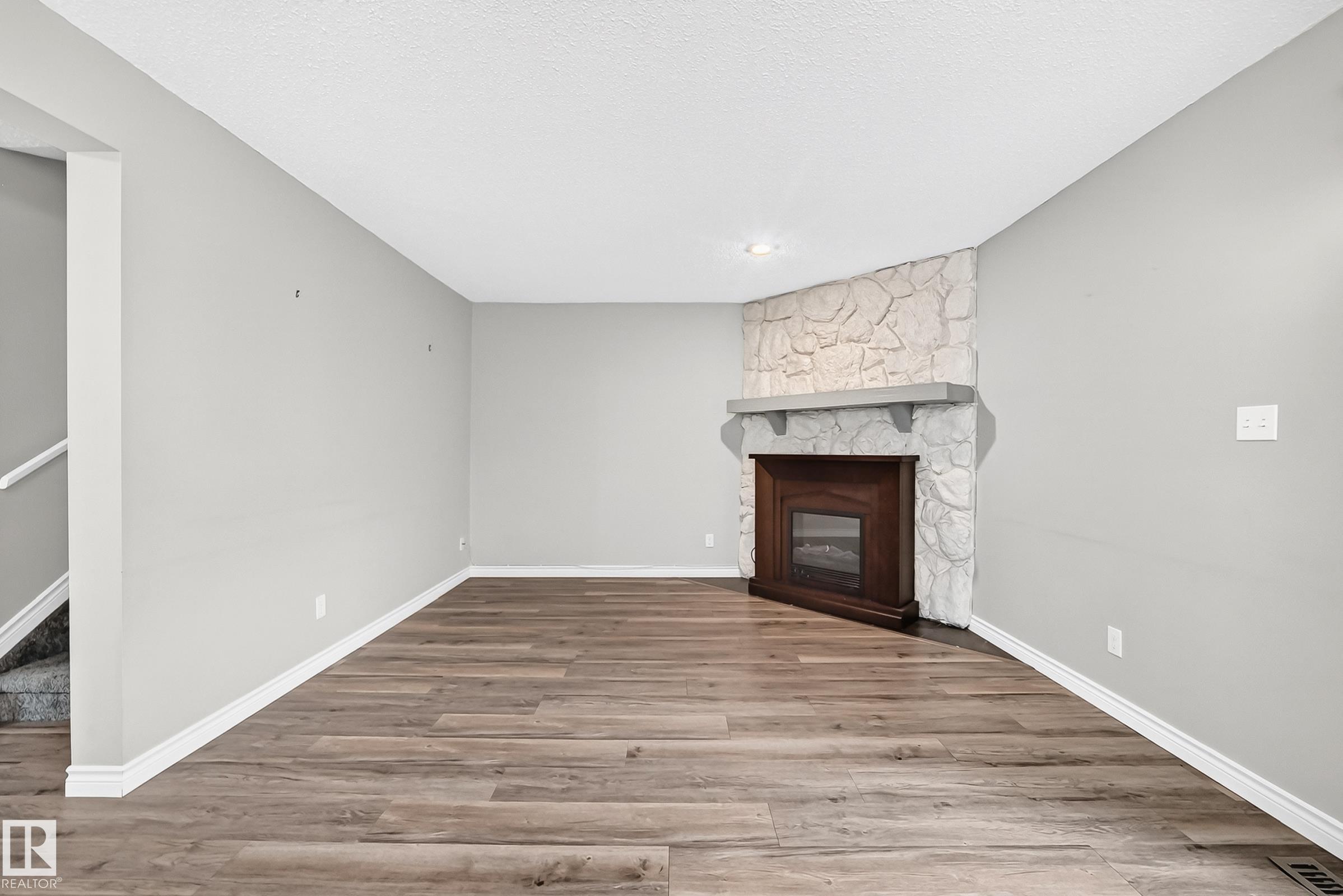 Photo 14 at 18146 81 Avenue NW, Aldergrove, Edmonton