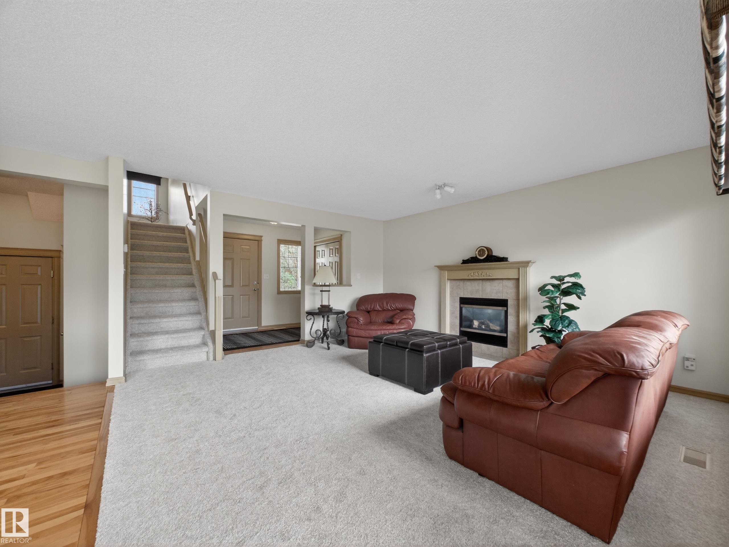 Photo 8 at 1381 Breckenridge Drive NW, Breckenridge Greens, Edmonton