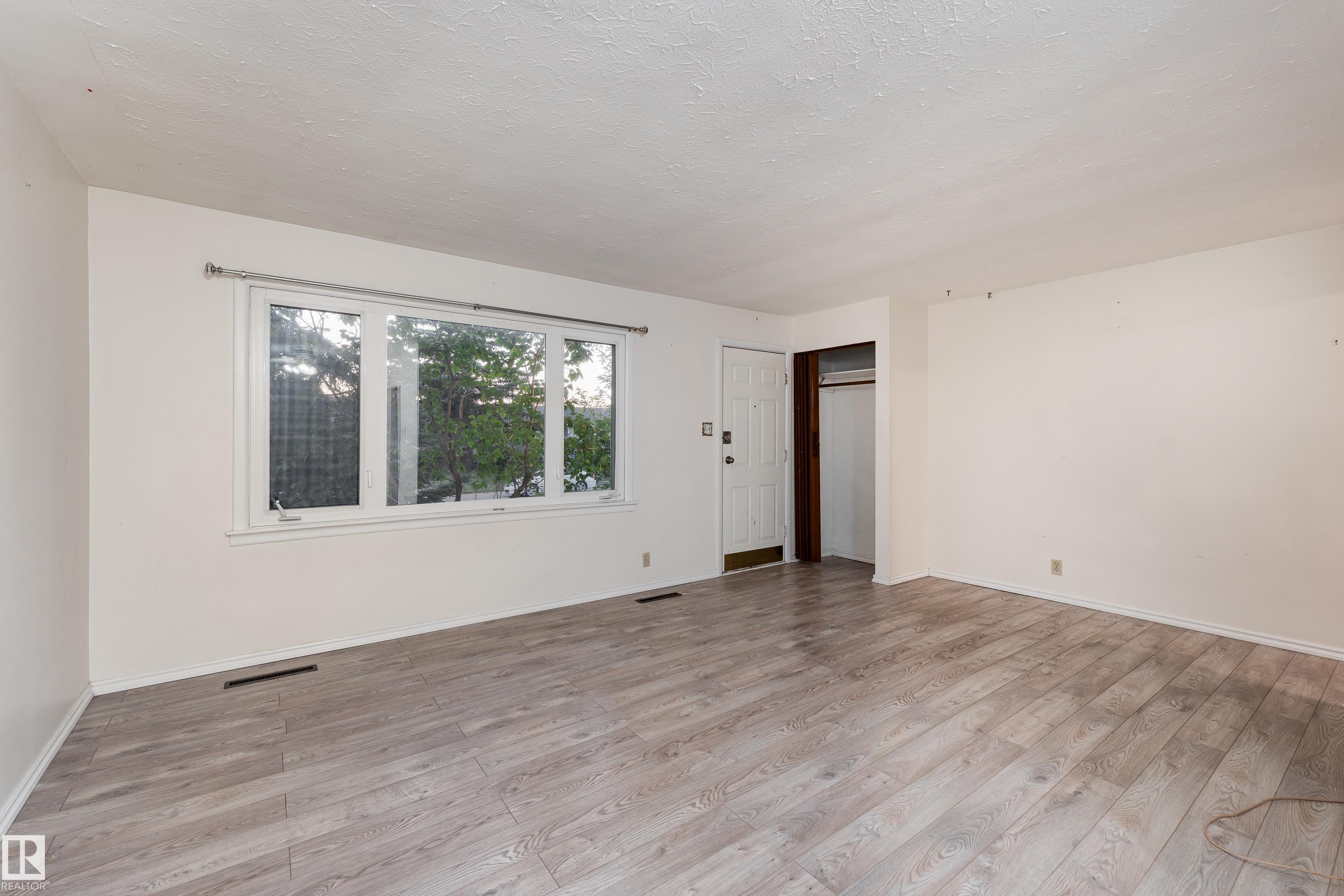 Photo 11 at 9605 158 Street NW, Glenwood, Edmonton