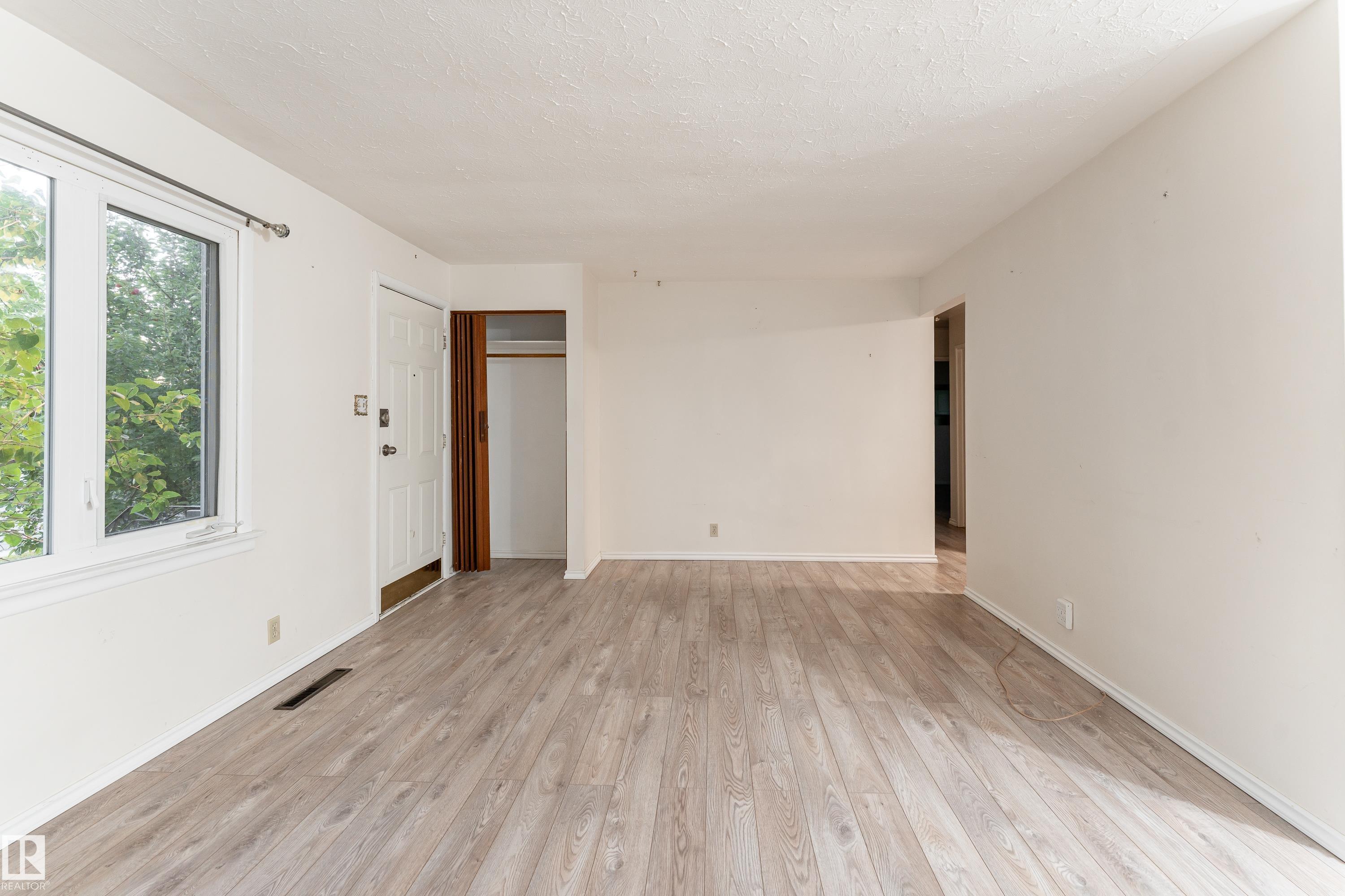 Photo 12 at 9605 158 Street NW, Glenwood, Edmonton