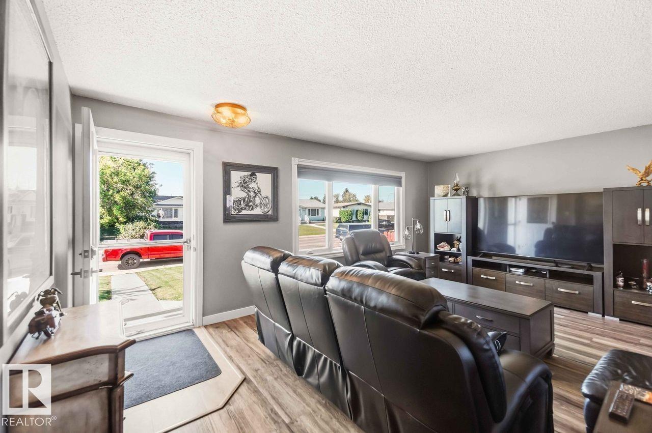 Photo 2 at 13427 83 Street NW, Glengarry, Edmonton
