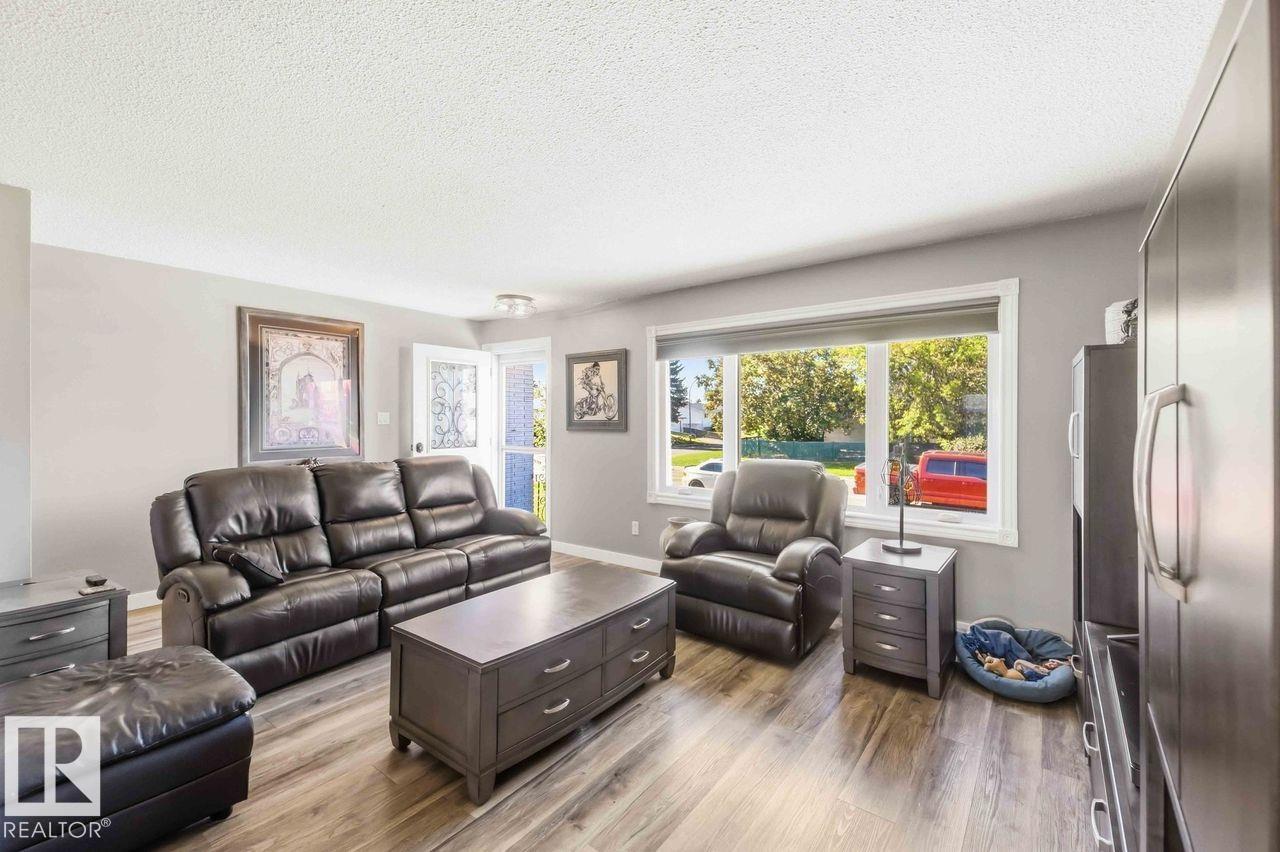 Photo 7 at 13427 83 Street NW, Glengarry, Edmonton